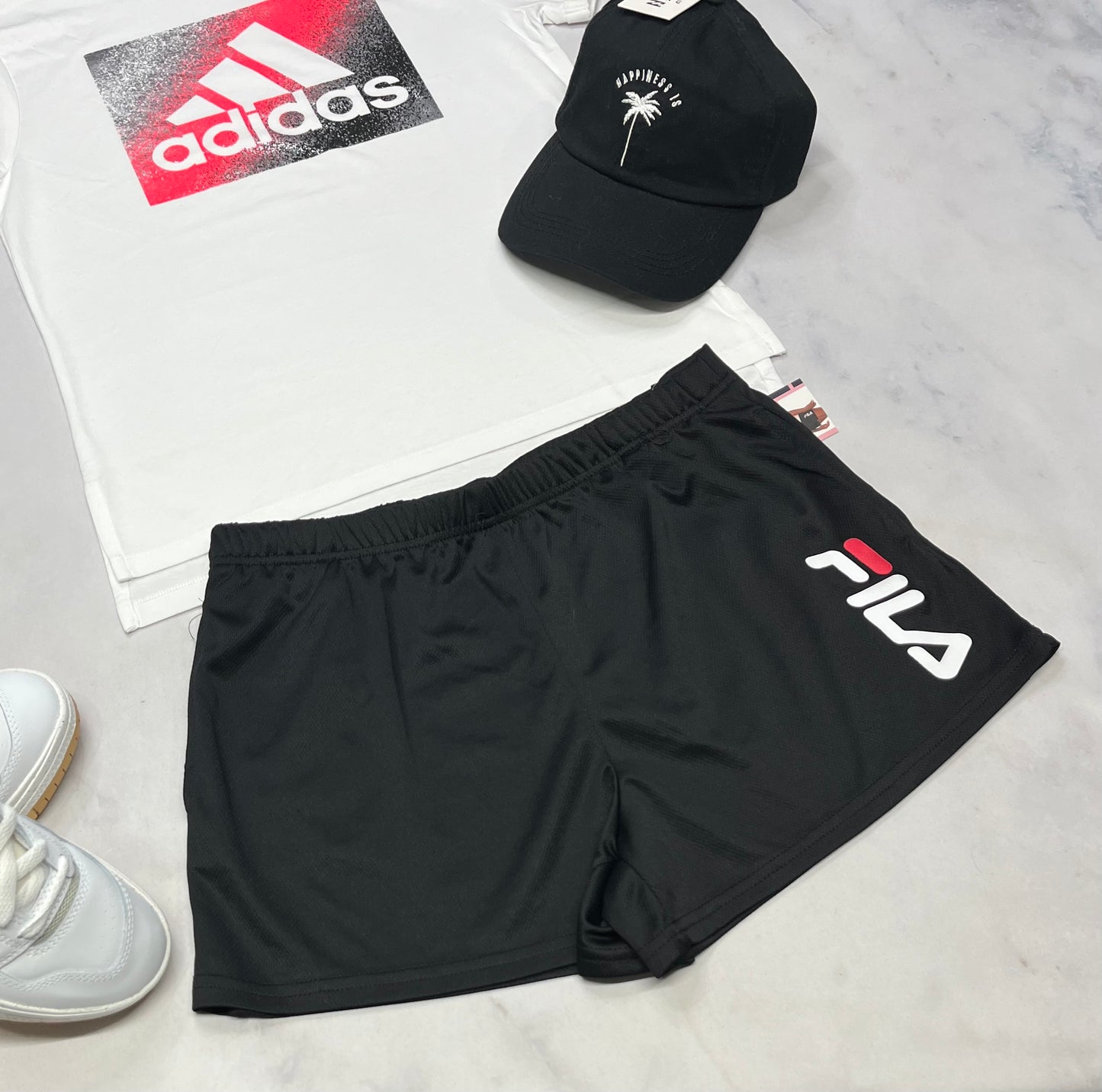 😍 Short sport : Fila 14-16 ans fille ( + 16 ans ) neuve .