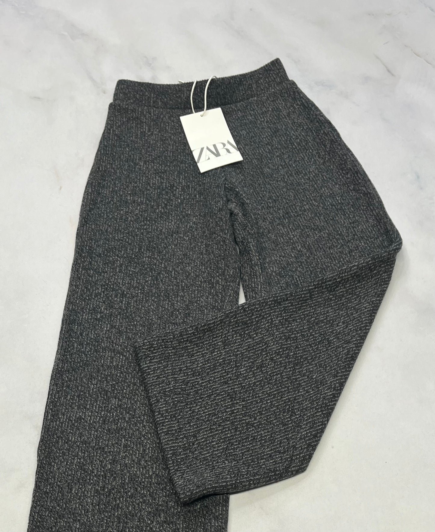 Pantalon ZARA : en tricot gris ultra doux et mou ! Taille élastique 6(5-6 ans ) fille neuf!