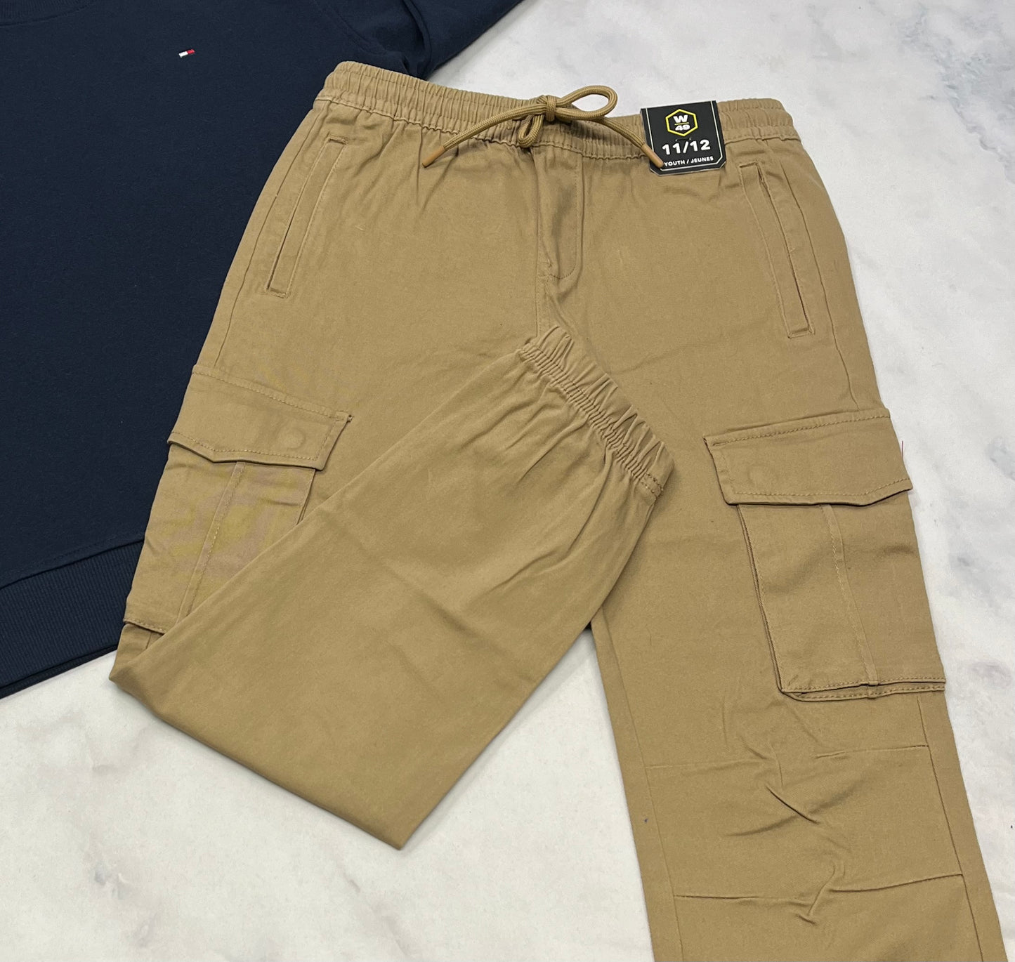 Duo neuf ! Tommy + Jog. Cargo West. 10-12 ans