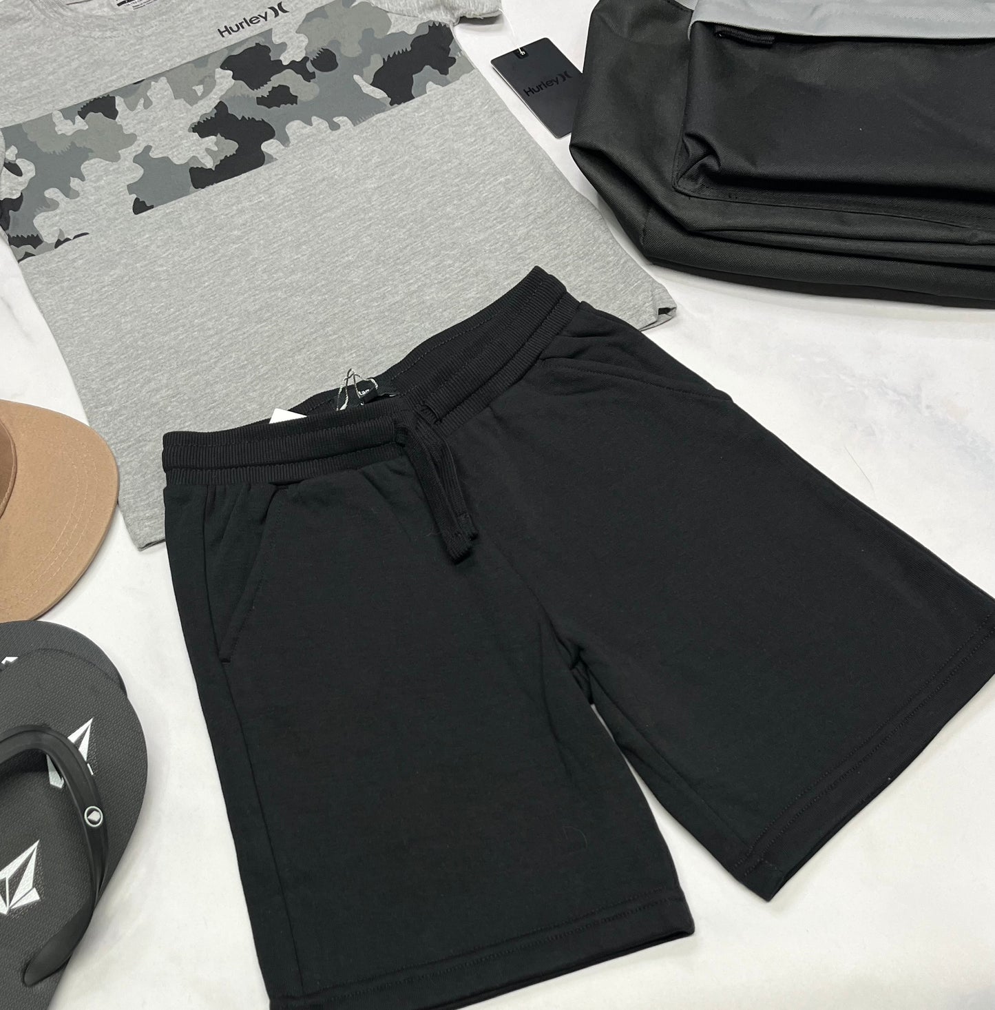 🛹 Bermuda en ouaté noir : Tag 7 ans garçon neuf !