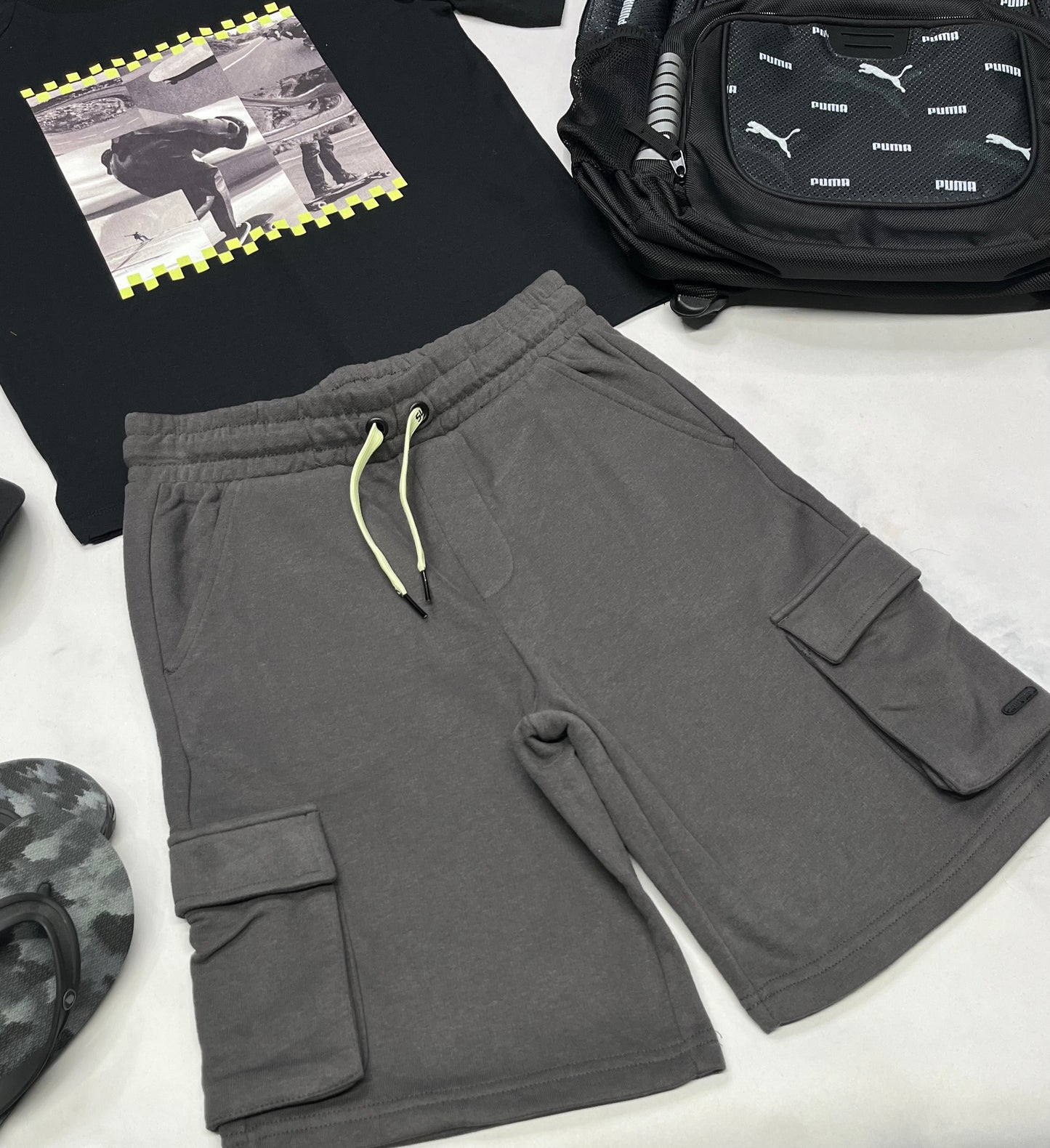 🛹 Bermuda : en ouaté charcoal Surface 10 ans garçon neuf ! Coupe cuisse relax tendance .