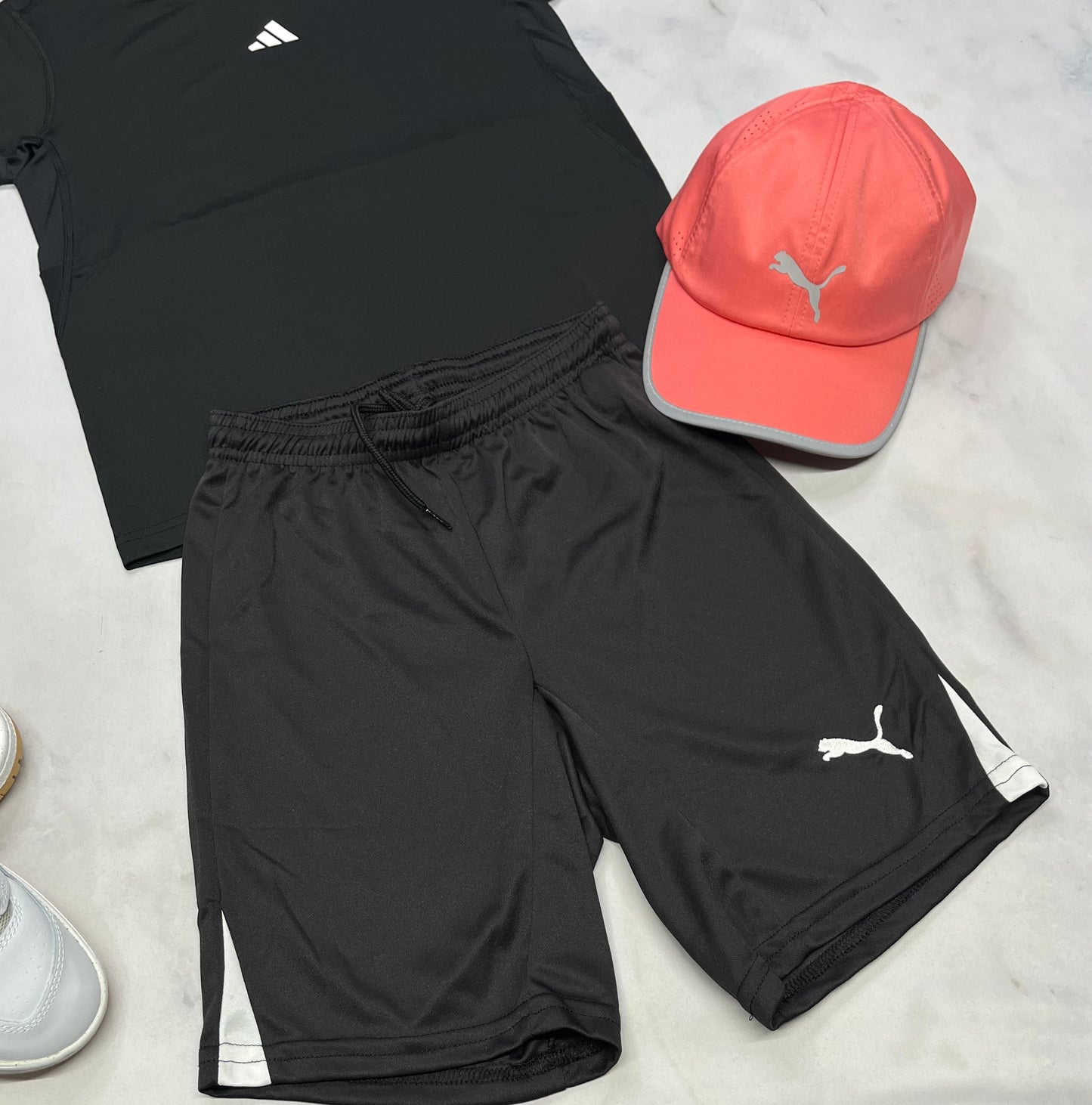 😍 Bermuda Puma : tissu sport ( 9-10 ans ) fille neuve . Super pour faire du sport belle longueur.