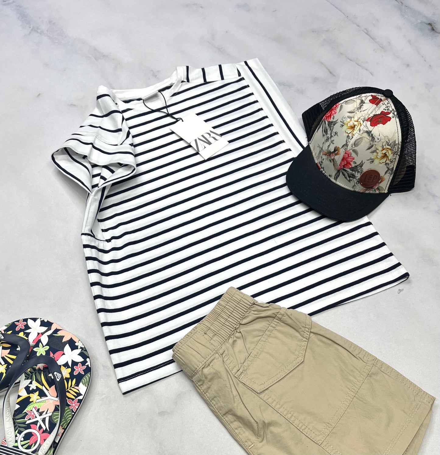 ☀️ Haut rayé : ZARA 10 ans fille coupe boxy tendance . Neuf!