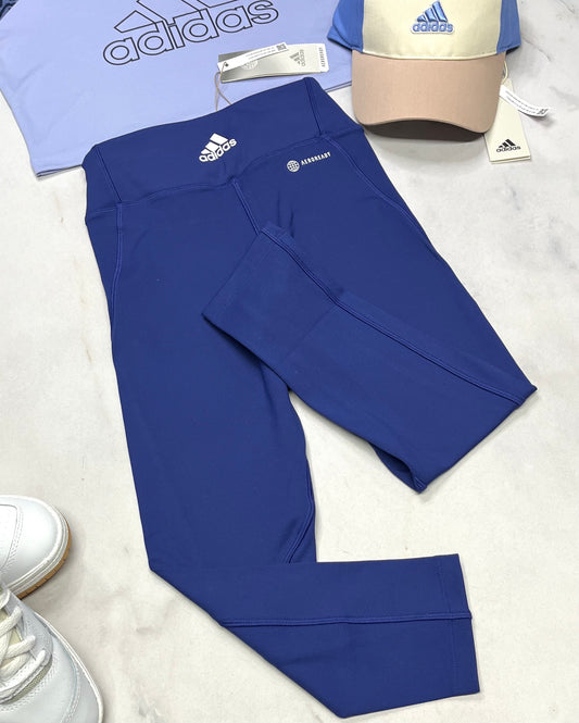 ☀️ Adidas : 7/8 ième tissu sport stretch 9-10 ans fit stretch. Taille haute neuf ! Adidas inscrit au dos .