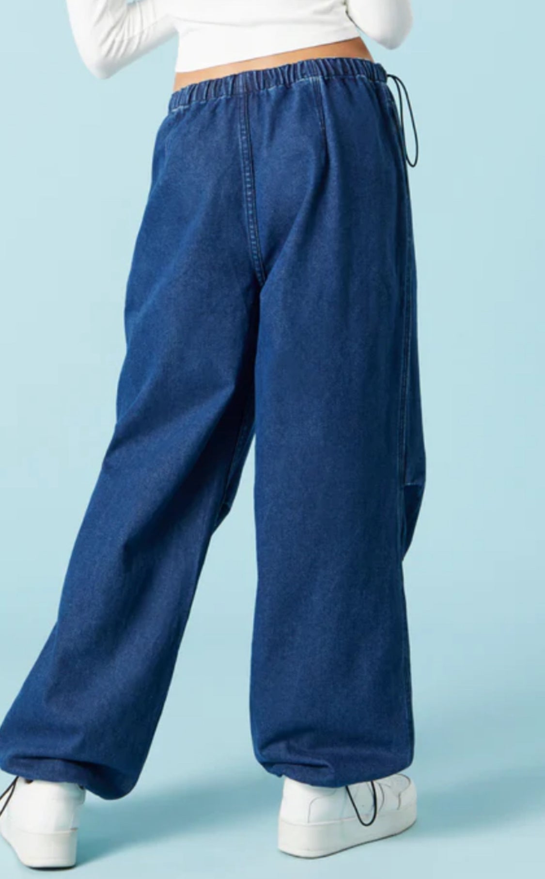 Jeans : Baggy tendance . Taille et bas ajustable . Jambe large . Neuf ! Small femme .