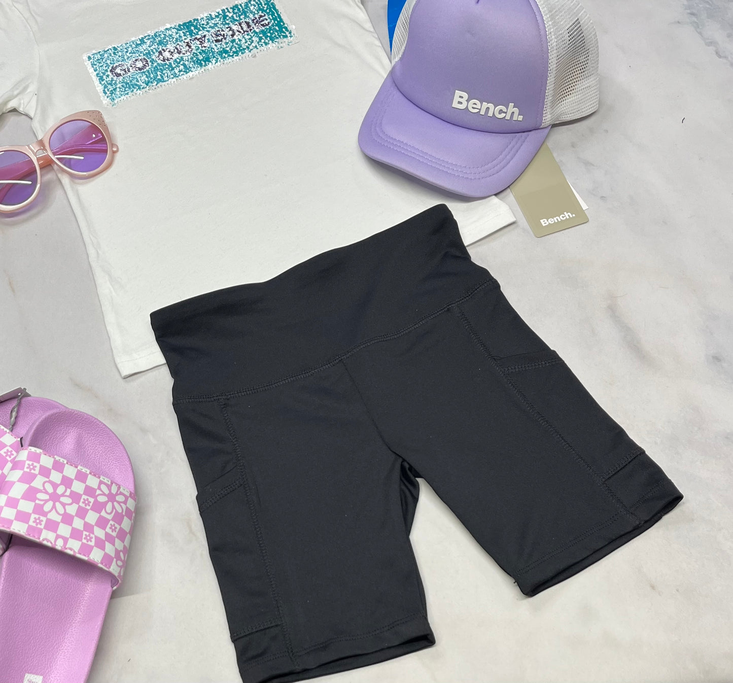 🩵 Cuissard : noir en tissu de sport avec poches sur les côtés . Taille haute + 7 ans fille neuf !