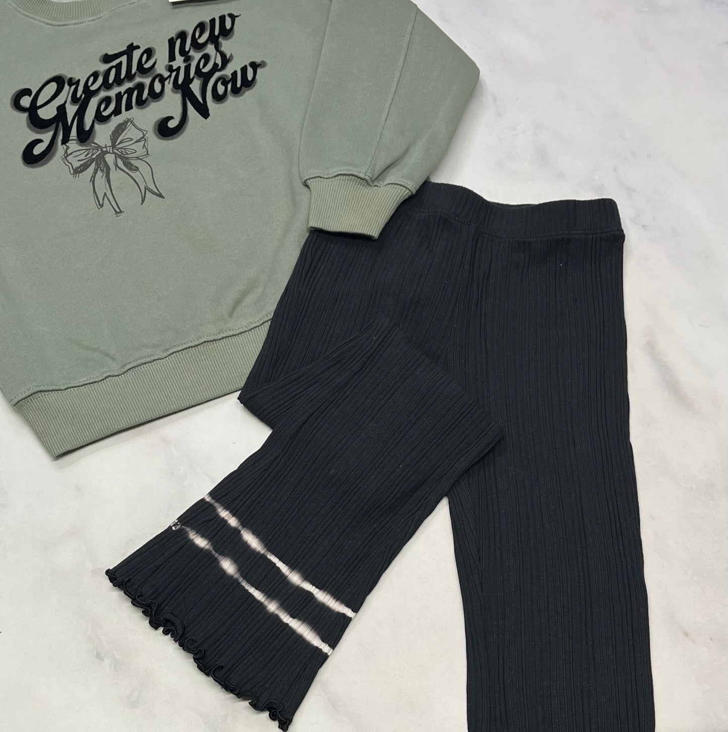 DUO: Zara + Skinny texturé évasé au bas 6X