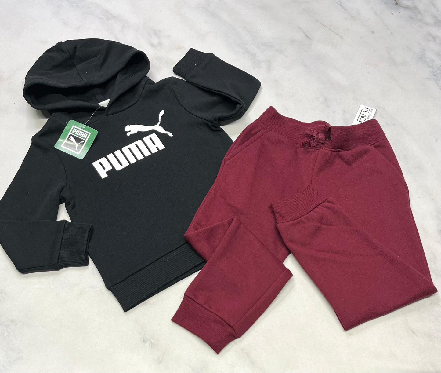 Duo ouaté :4 ans fille neuf! Puma cagoule logo argenté neuve + Jog. Bourgogne rosé 4 ans neuf!