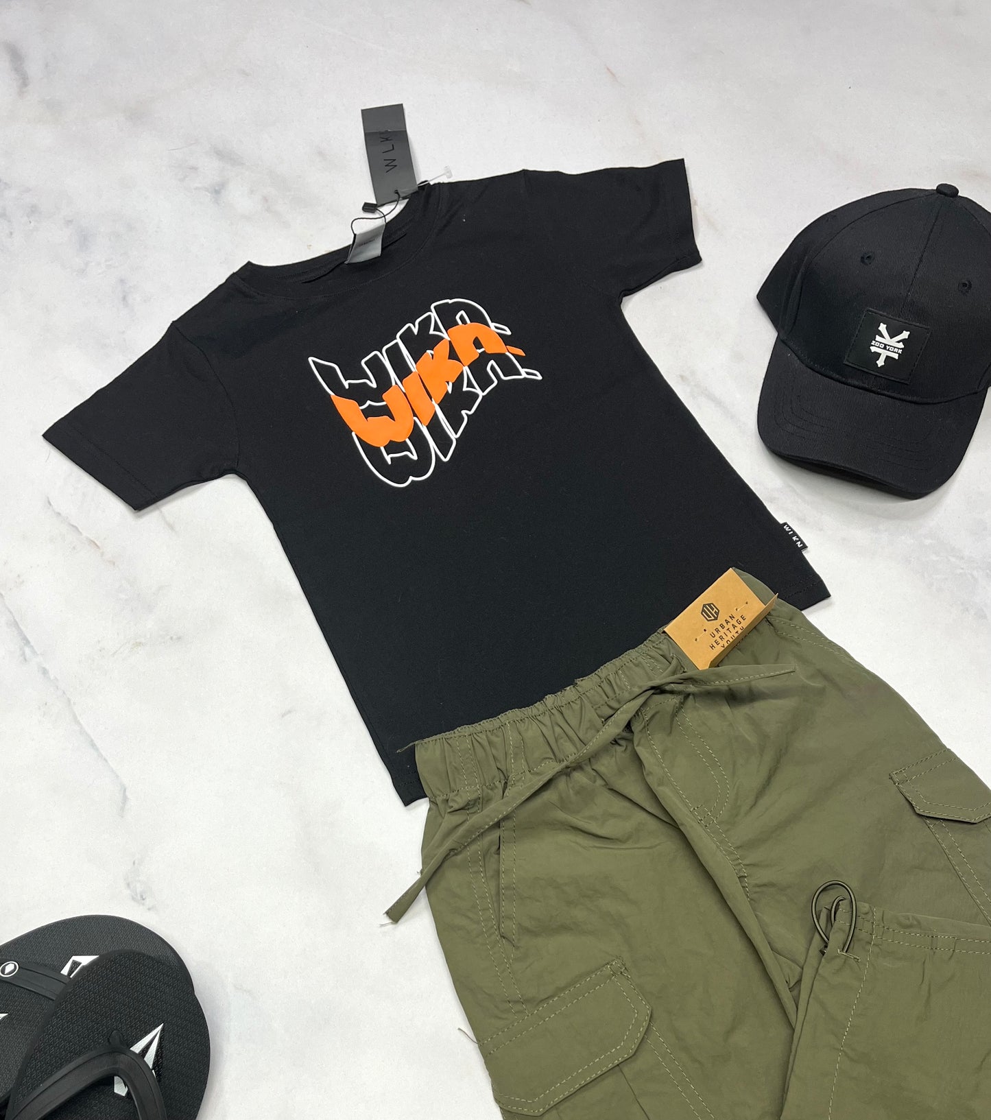 🍂 T-Shirt : WLKN neuf fait 4 ans garçon .
