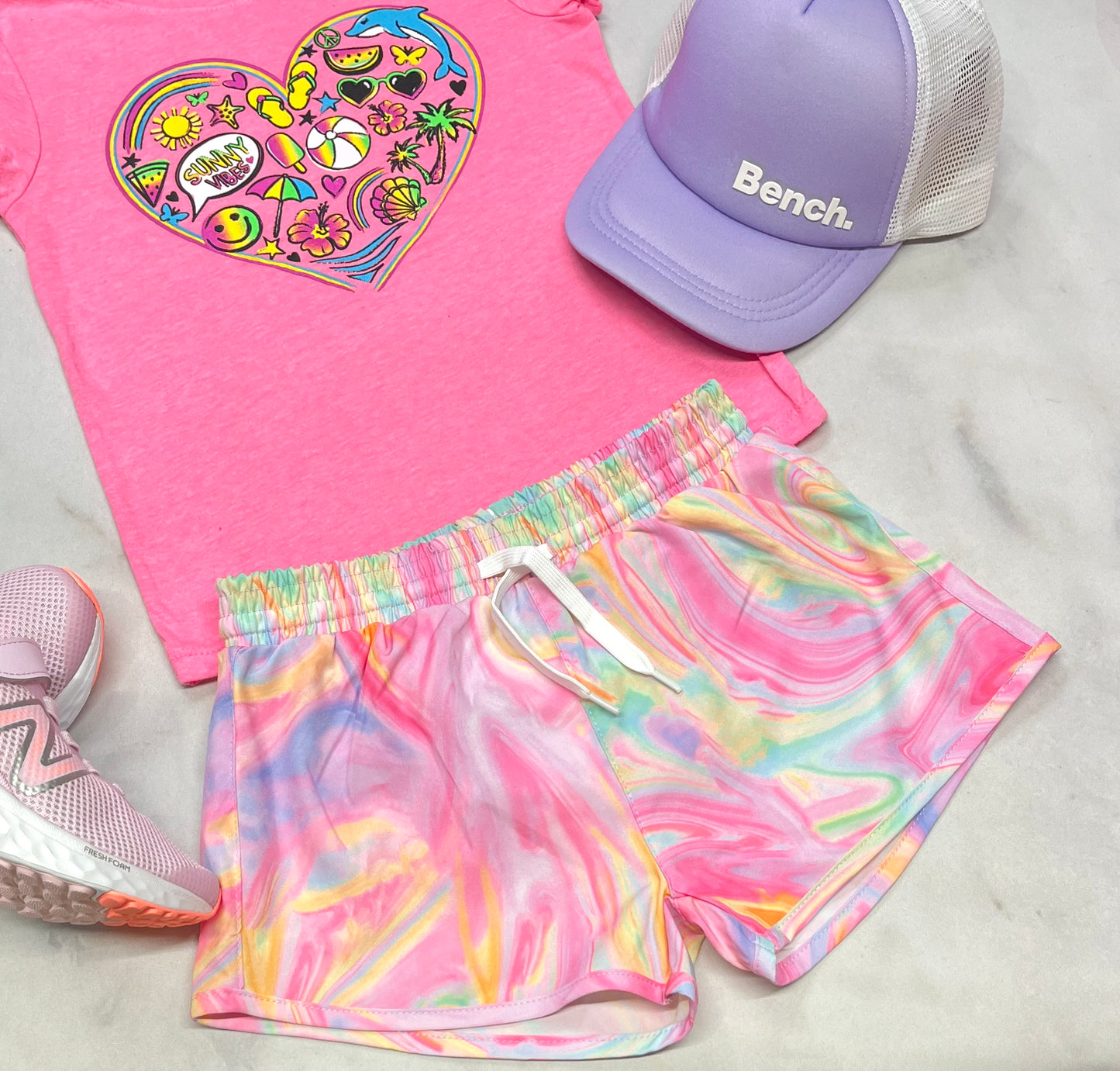 🌸 Short : en tissu de sport léger qui sèche rapidement . Sous culotte int. Fait 5-6 ans fille neuve !