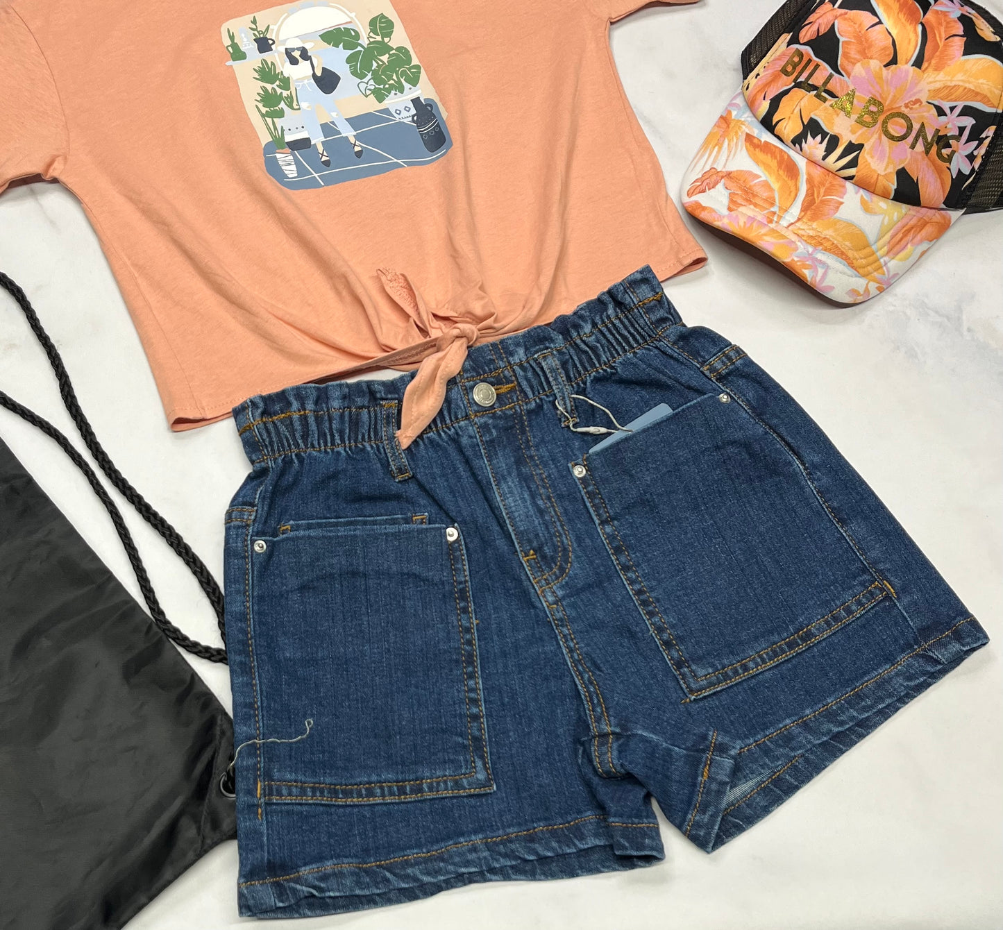 🌿 Short jeans : molle confo avec taille frison / élastique . 7 ans fille blum.