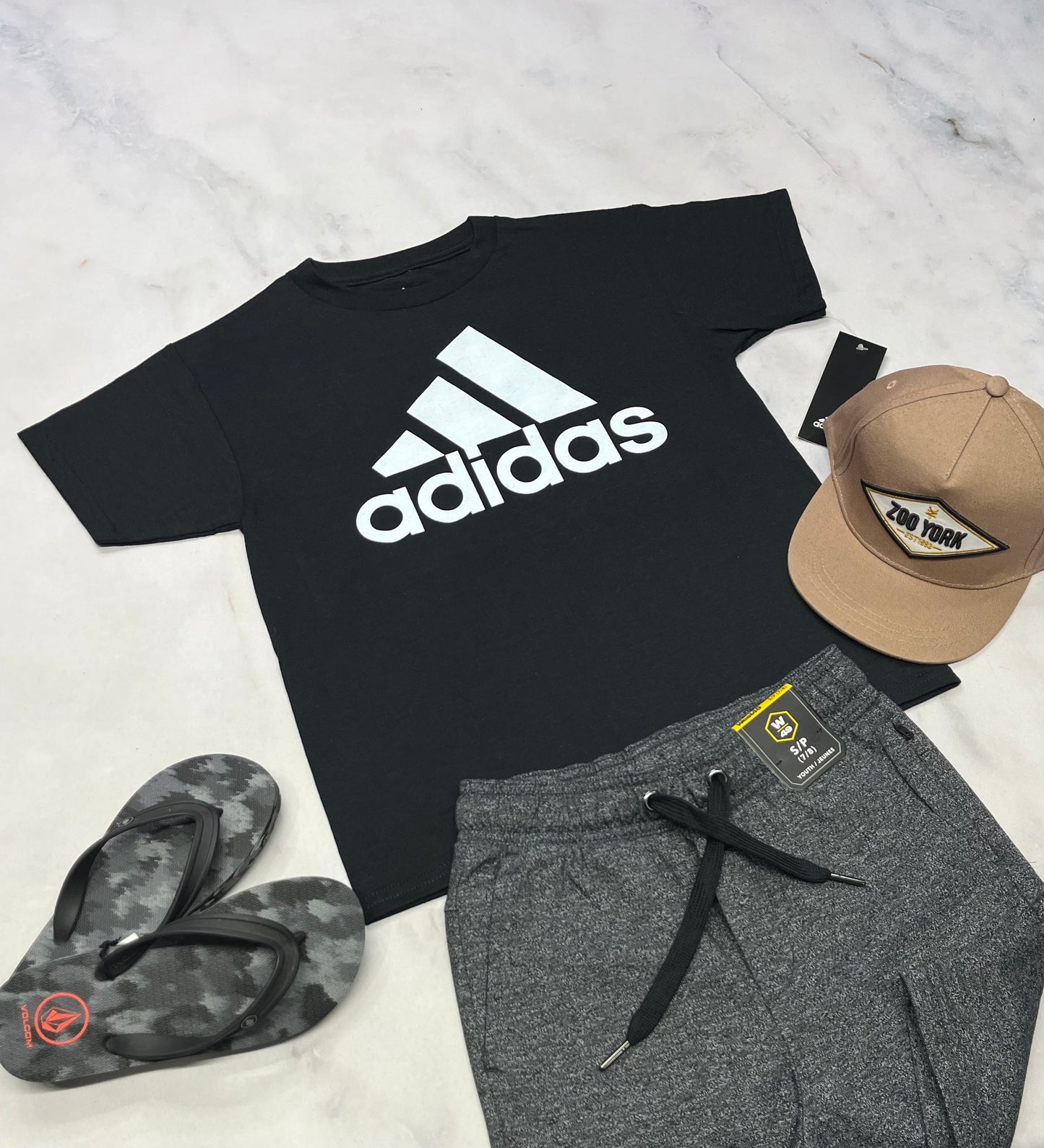 đ€© T-Shirt : Adidas noir 7-8 ans garçon relax fit neuf !