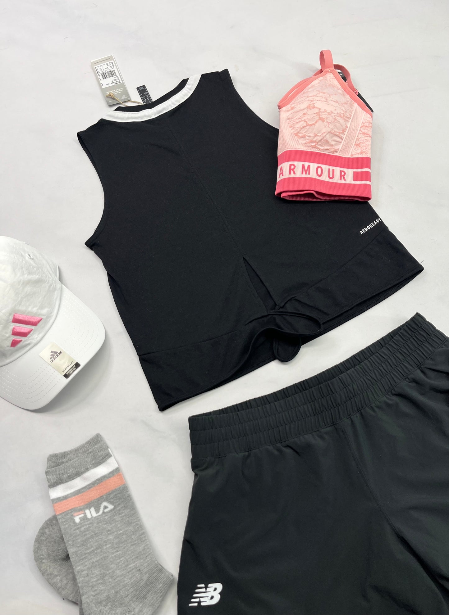 💕 Camisole : Adidas look écourté avec le bas du dos ajustable avec un noeud . XS/ femme neuve.