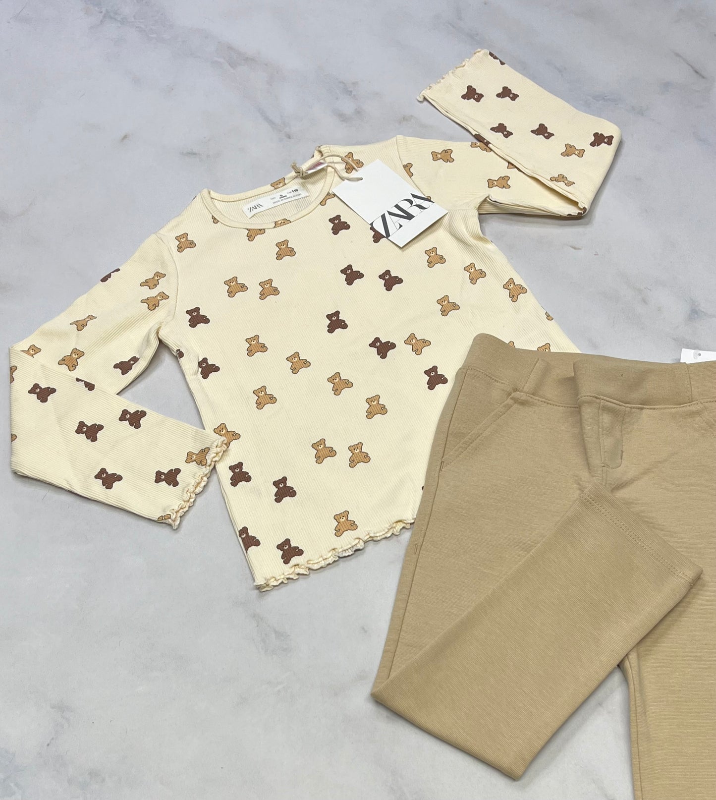 DUO neuf ! ZARA + Skinny Jeg. 4 ans .