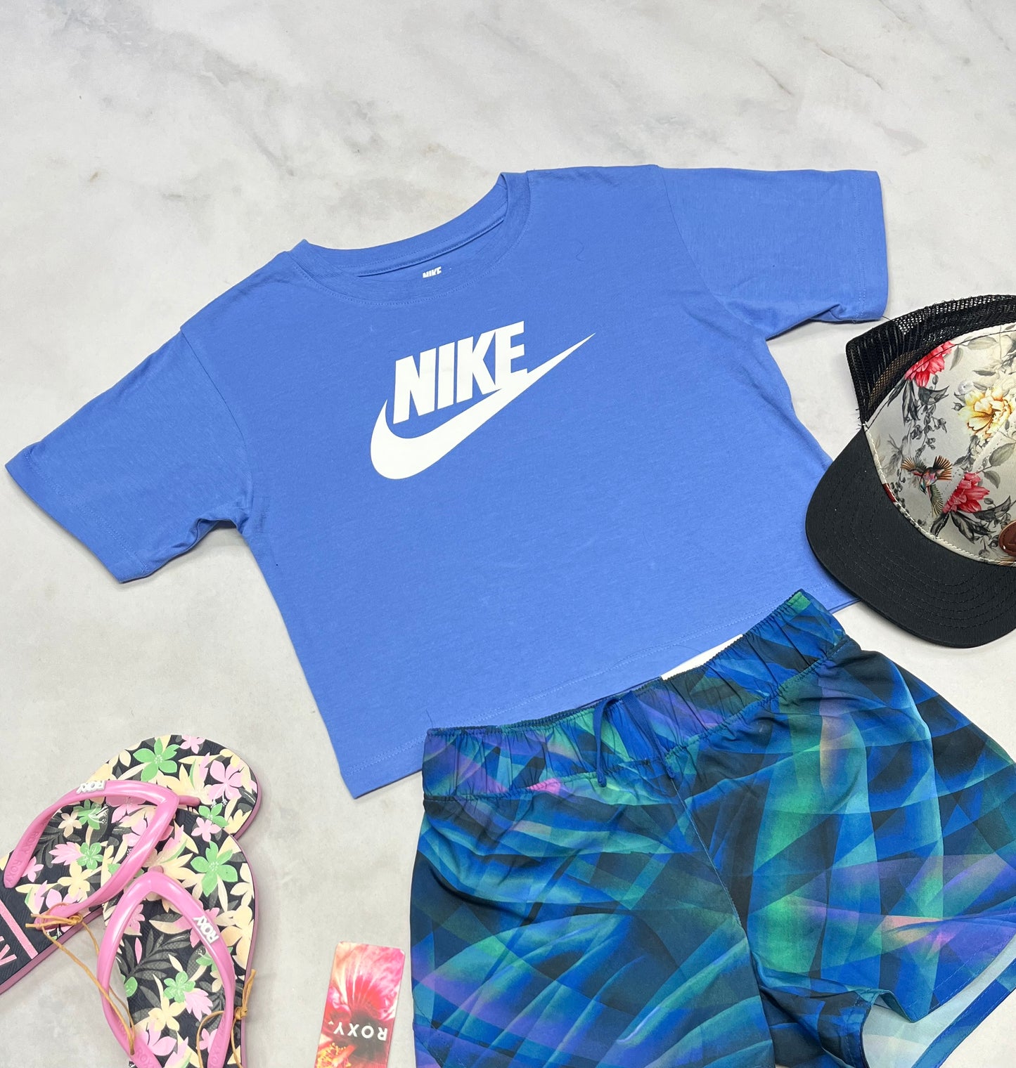 🤩Solde Nike : manche courte 6x fille neuf mais mini lignes flou .