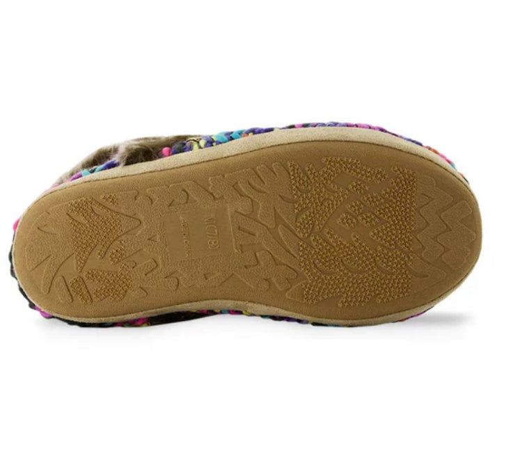 Pantoufle : femme grandeur (7-8)femme . Neuve!