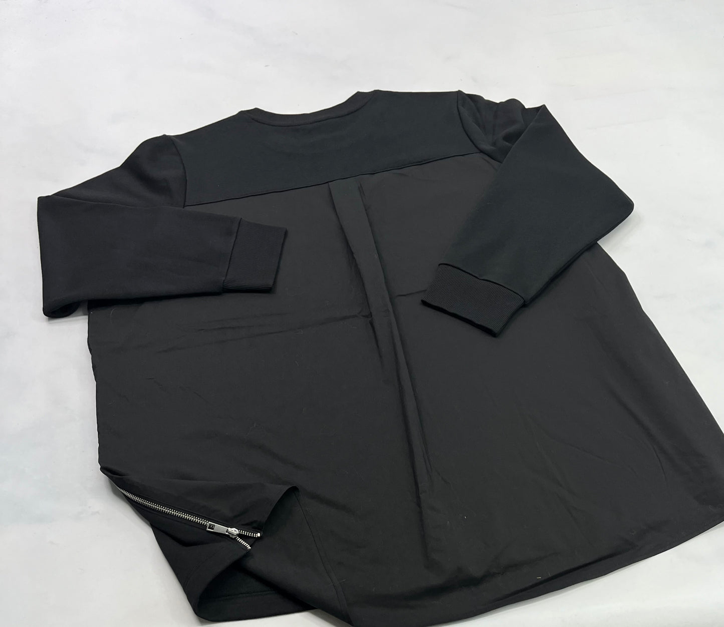 Ouaté PENN: zip sur les côtés au bas le dos est en tissu chemisier. Neuf ! Large et 2XL femme neuf!