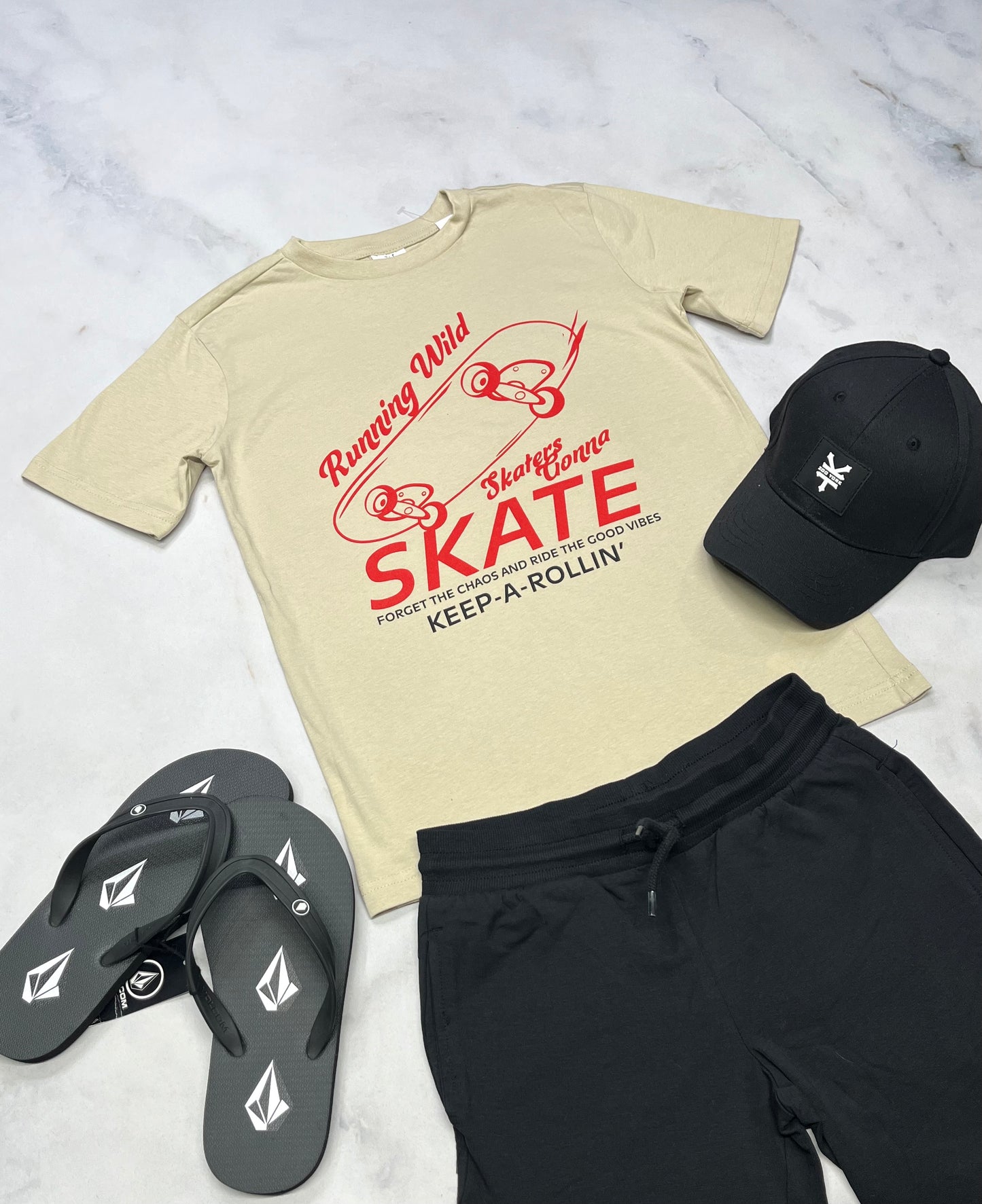 🌴 Manche courte : Skate 7-8 ans relax fit neuf !