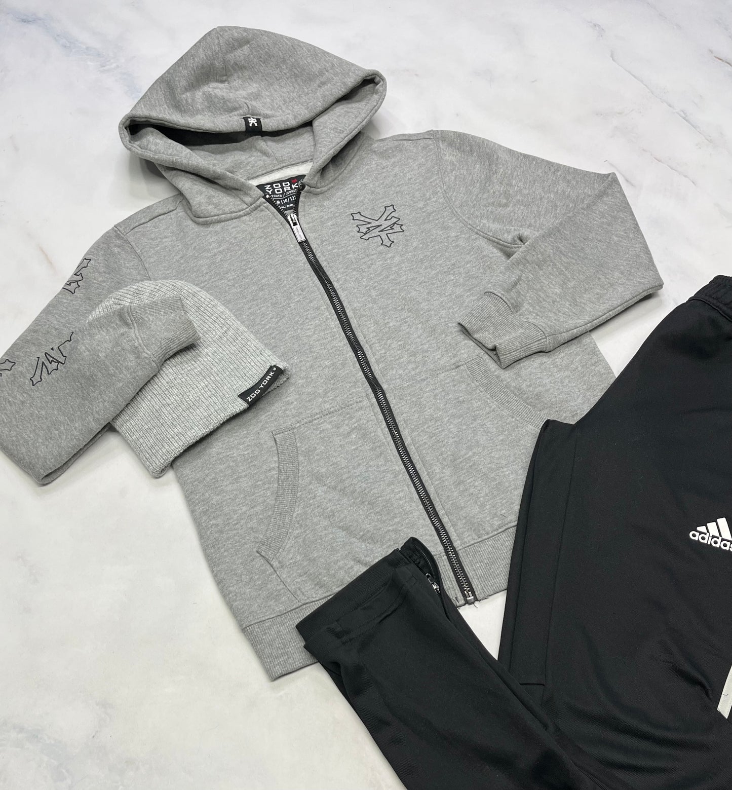 đ€© Veste zip : Zoo York en ouatĂ© confo 10-12 ans garçon comme neuve . Coupe confo .