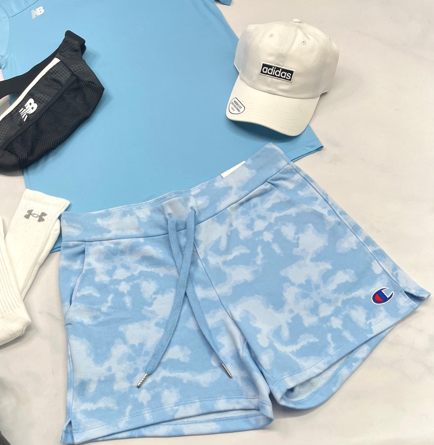 🩵 Short : Champion en ouaté pas trop épais ni mince M et L femme neuve .