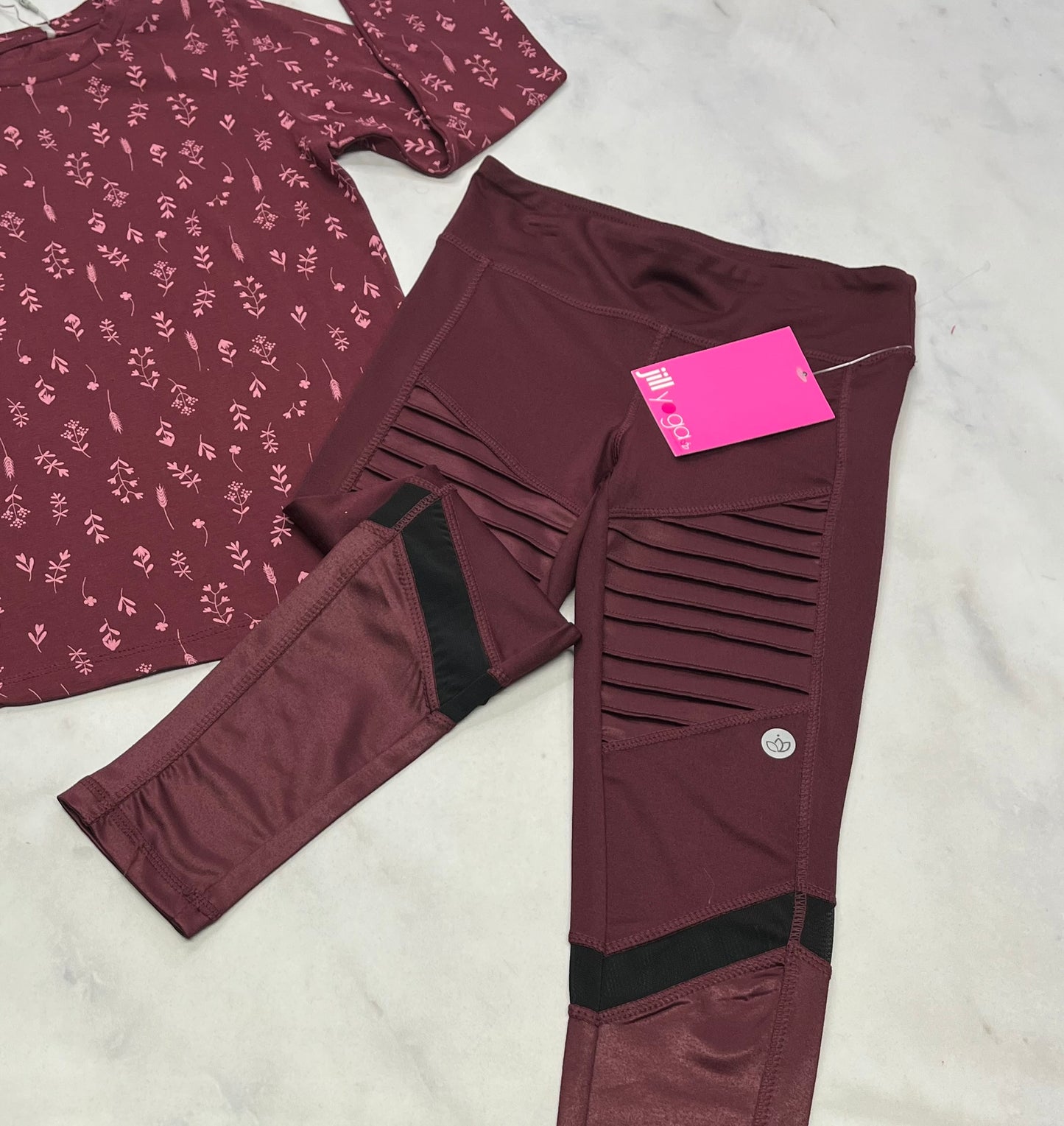 Duo neuf! Manche longue 6 ans neuf + Skinny sport Jill yoga 6 ans neuf !