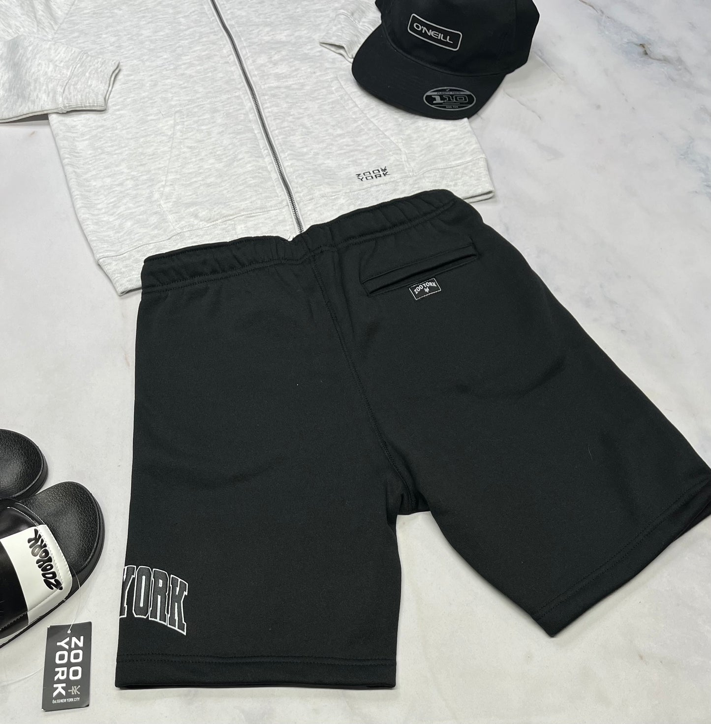 đ€© Bermuda Noir : Zoo York 14 ans en ouatĂ© noir neuf !