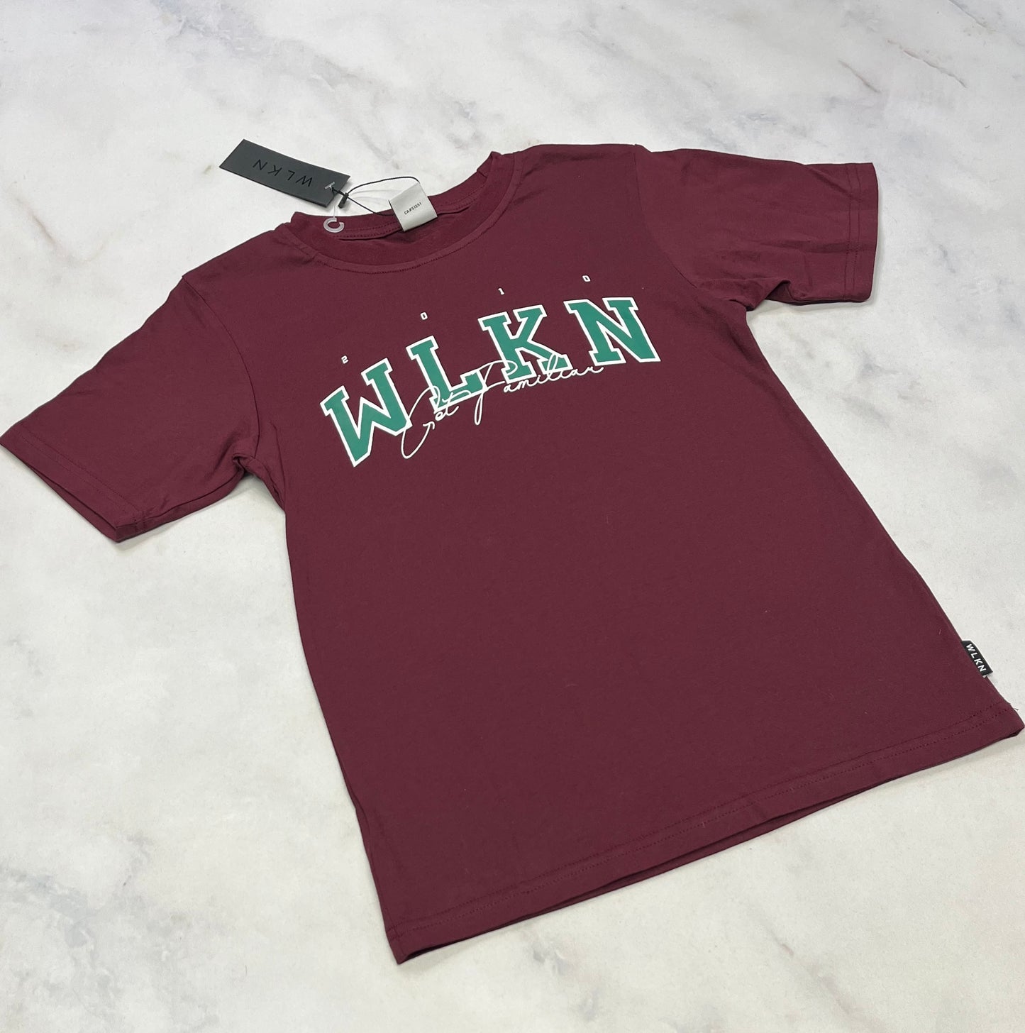 WLKN : neuf . Fait 4 et fait 8 ans dispo .