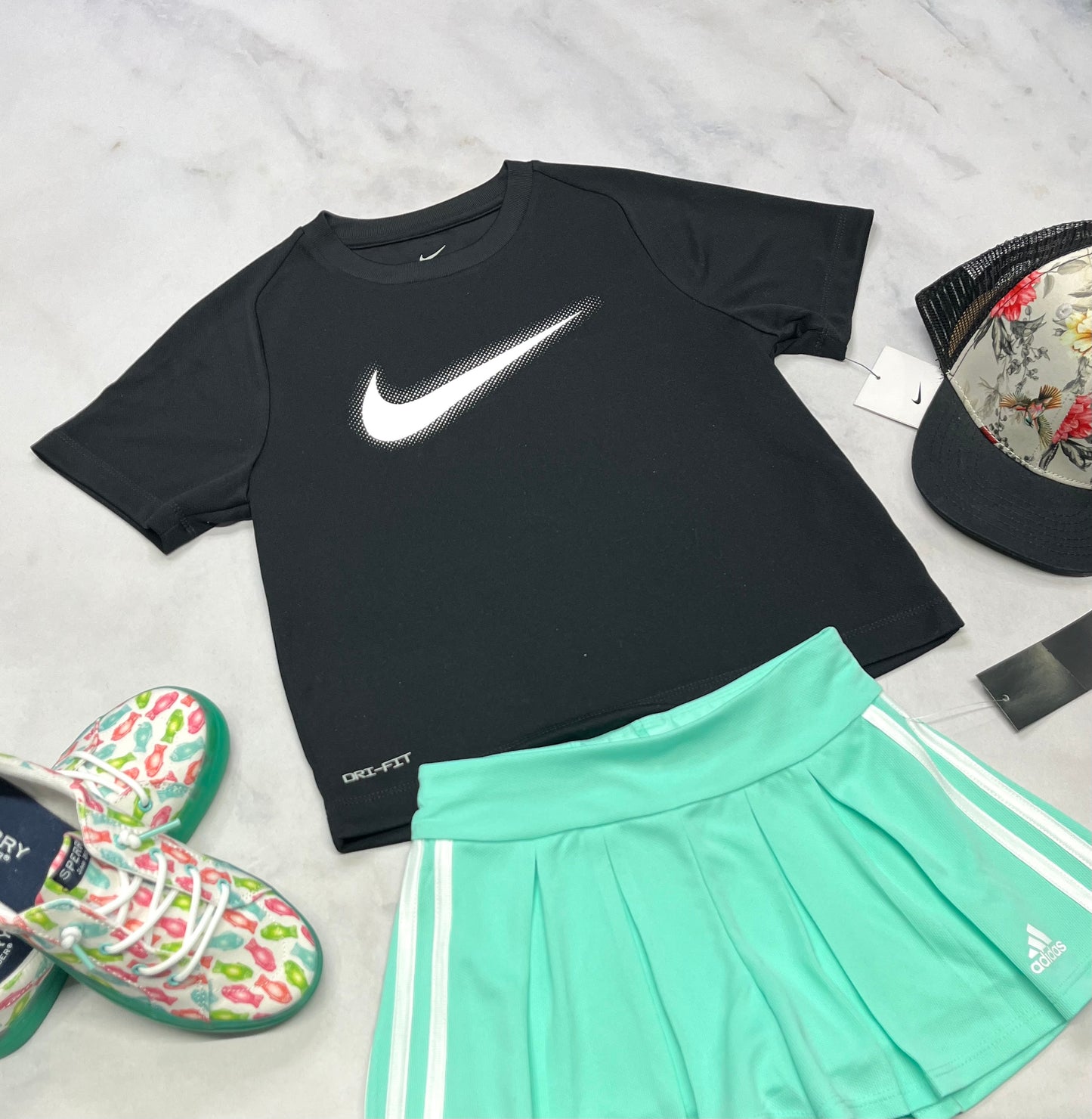 🤩 Nike : Manche courte en tissu de sport noir 7( fait 6X fille coupe lousse /Boxy tendance . Neuf !