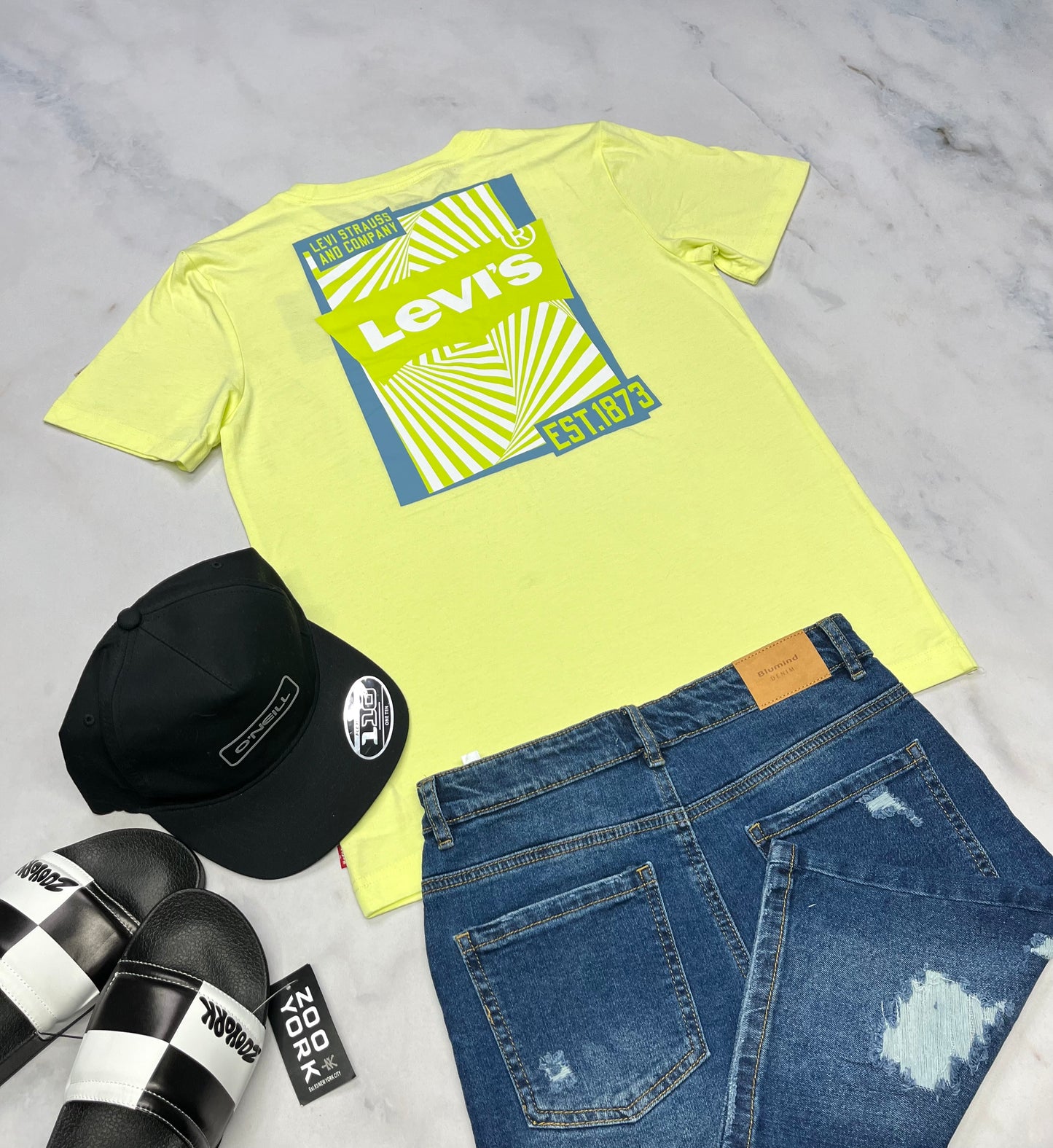 đ€©T-Shirt : Levis 12-14 ans garçon neuf ! Beau logo au dos .
