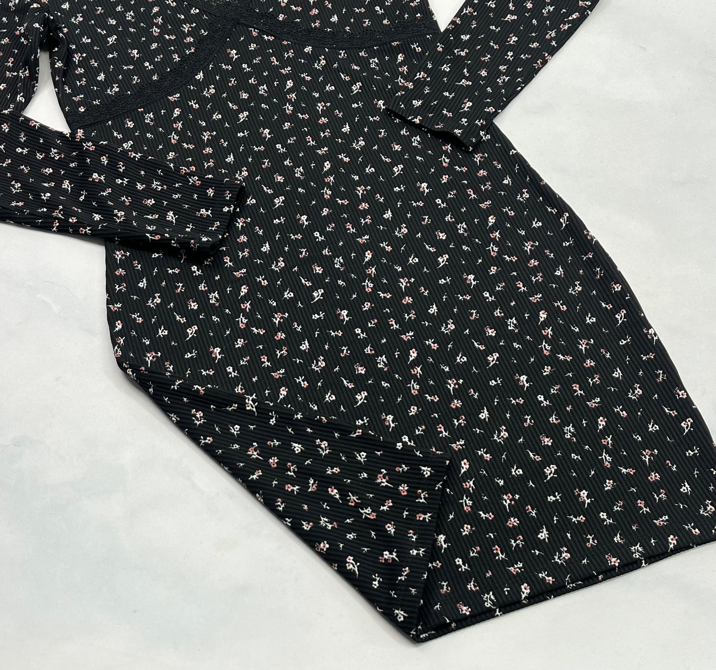 Robe : Tissu texturé stretch h&M neuve ! Fait Small 6 ans femme