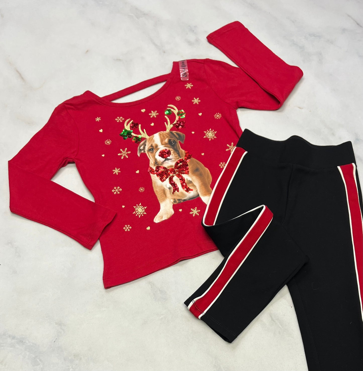 Duo . Manche longue chien brillant neuf 4 ans + skinny Jeg. 4 ans comme neuf !