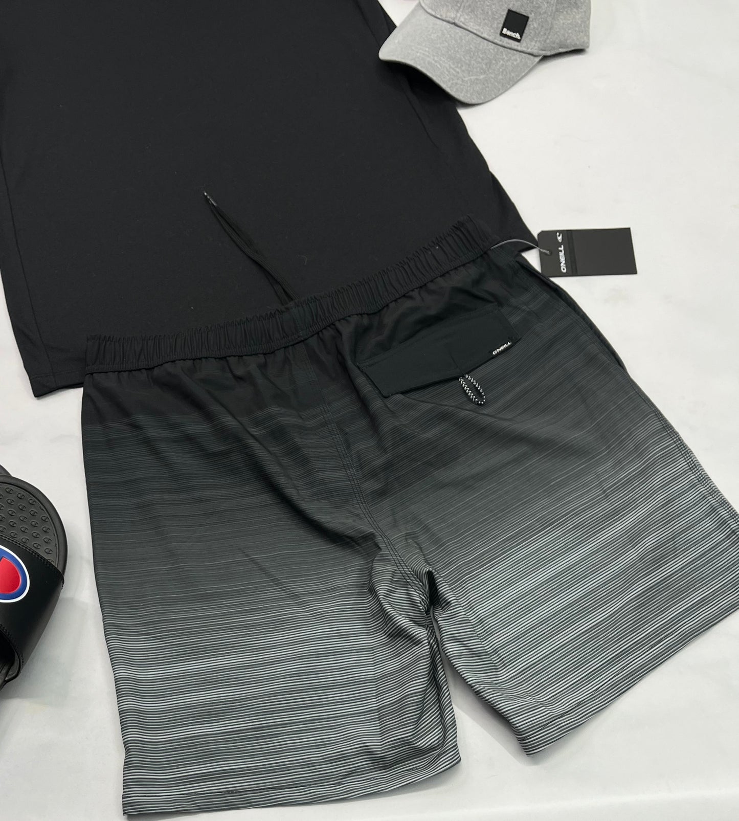 💦 Maillot O’Neill : avec sous culotte stretch intégré . Tissu léger souple taille élastique Small homme relax fit ( fait 32/ homme )