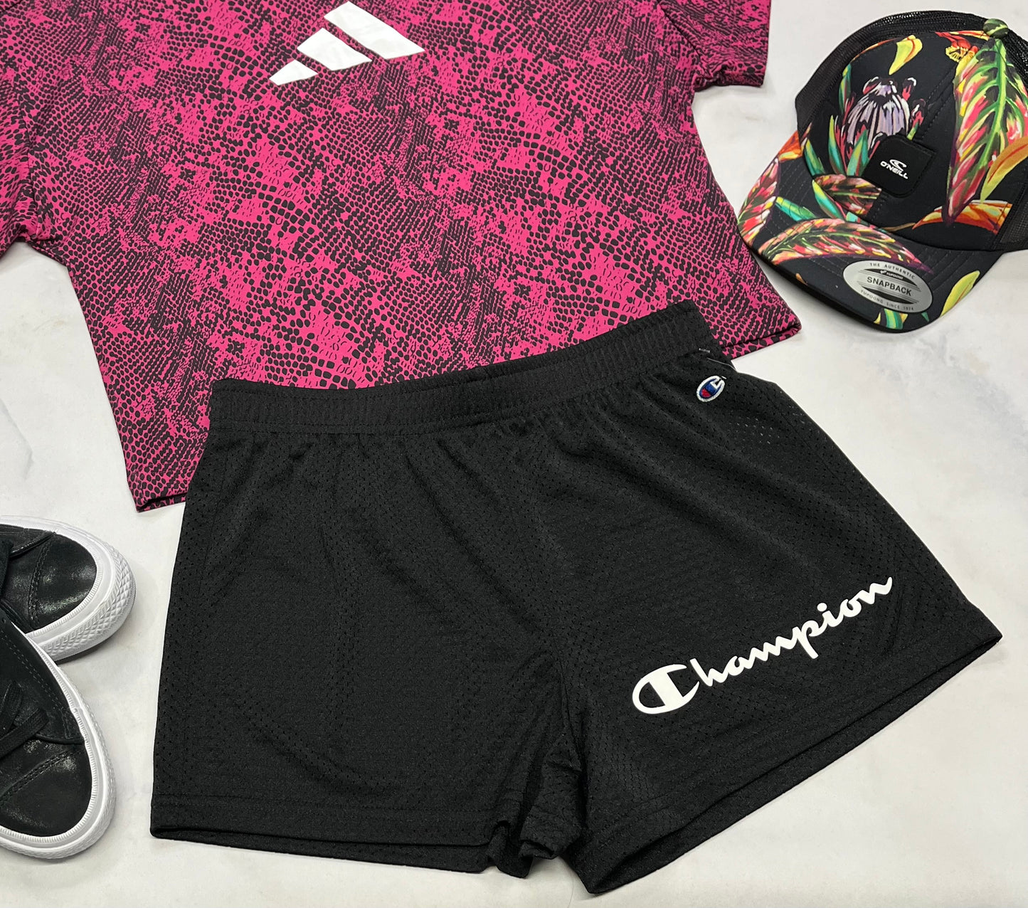 😍 Short : Champion en tissu de sport L(13-14 ans ) neuve.