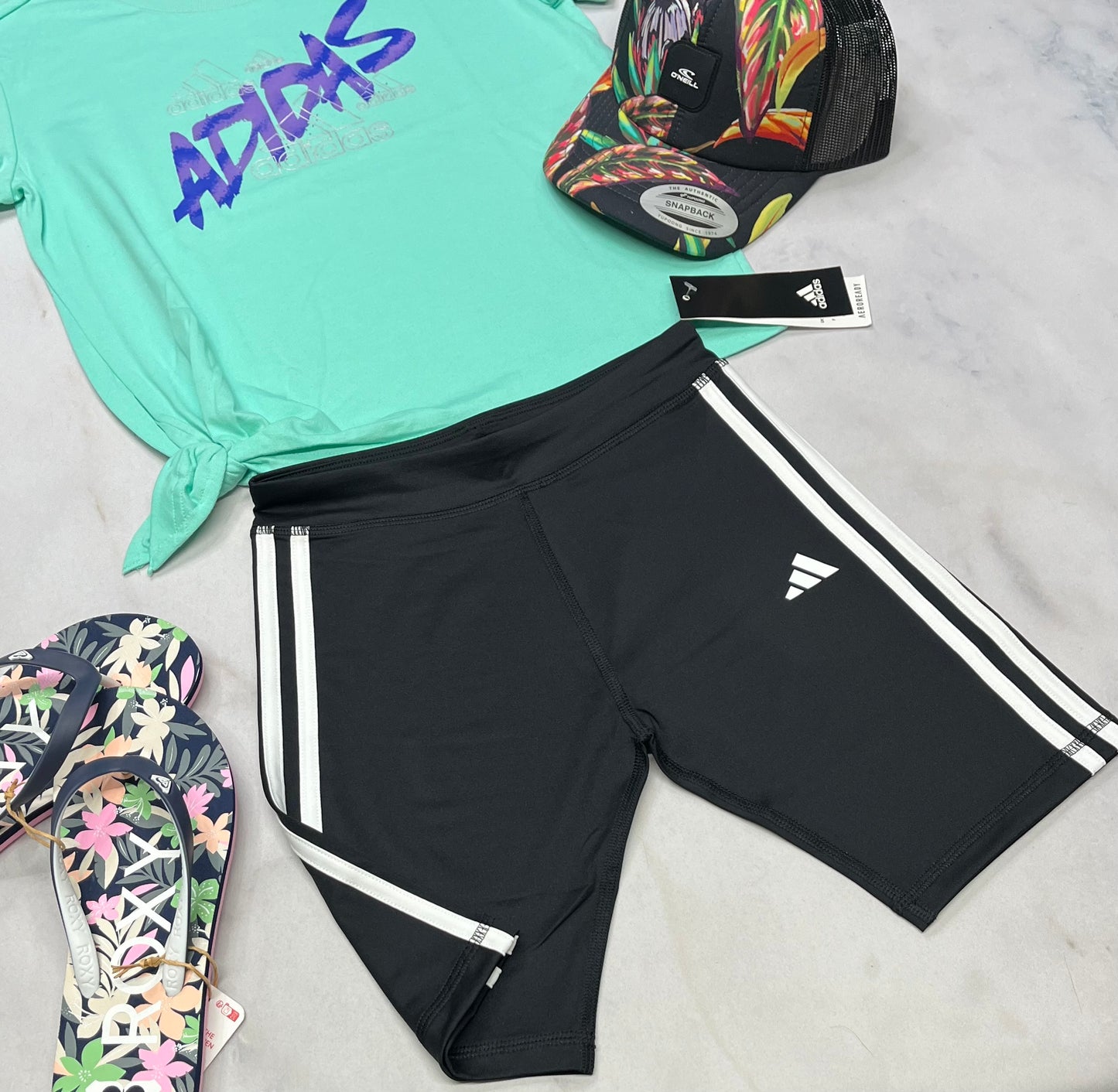 🤩 Cuissard : Adidas en tissu de sport 10-12 ans fille neuf !