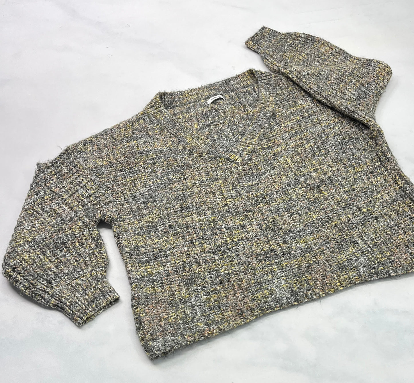 Reitman : Tricot col V L/ femme mi hanche . Super état