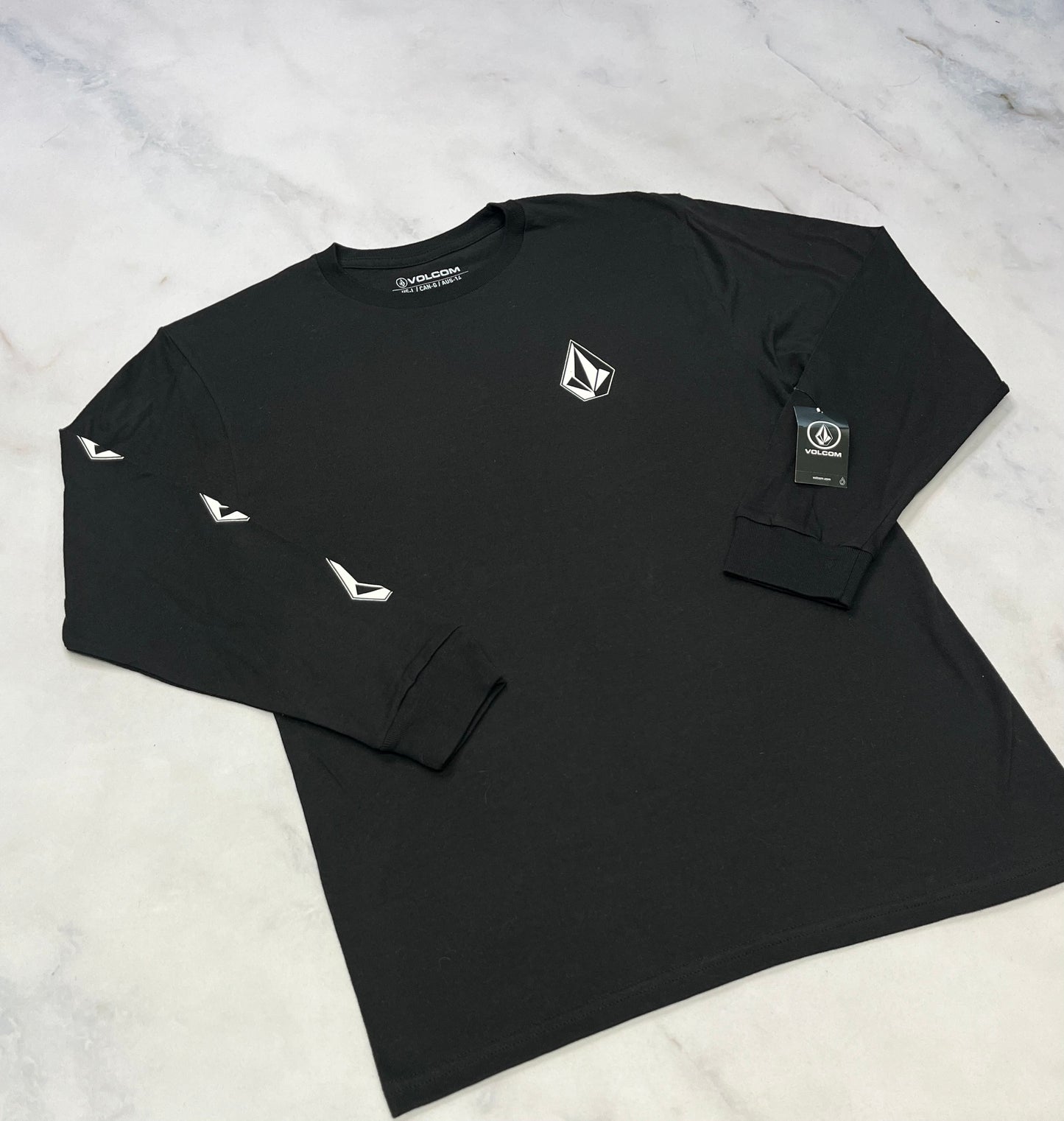VOLCOM : Manche longue noir 14 ans relax fit neuf!