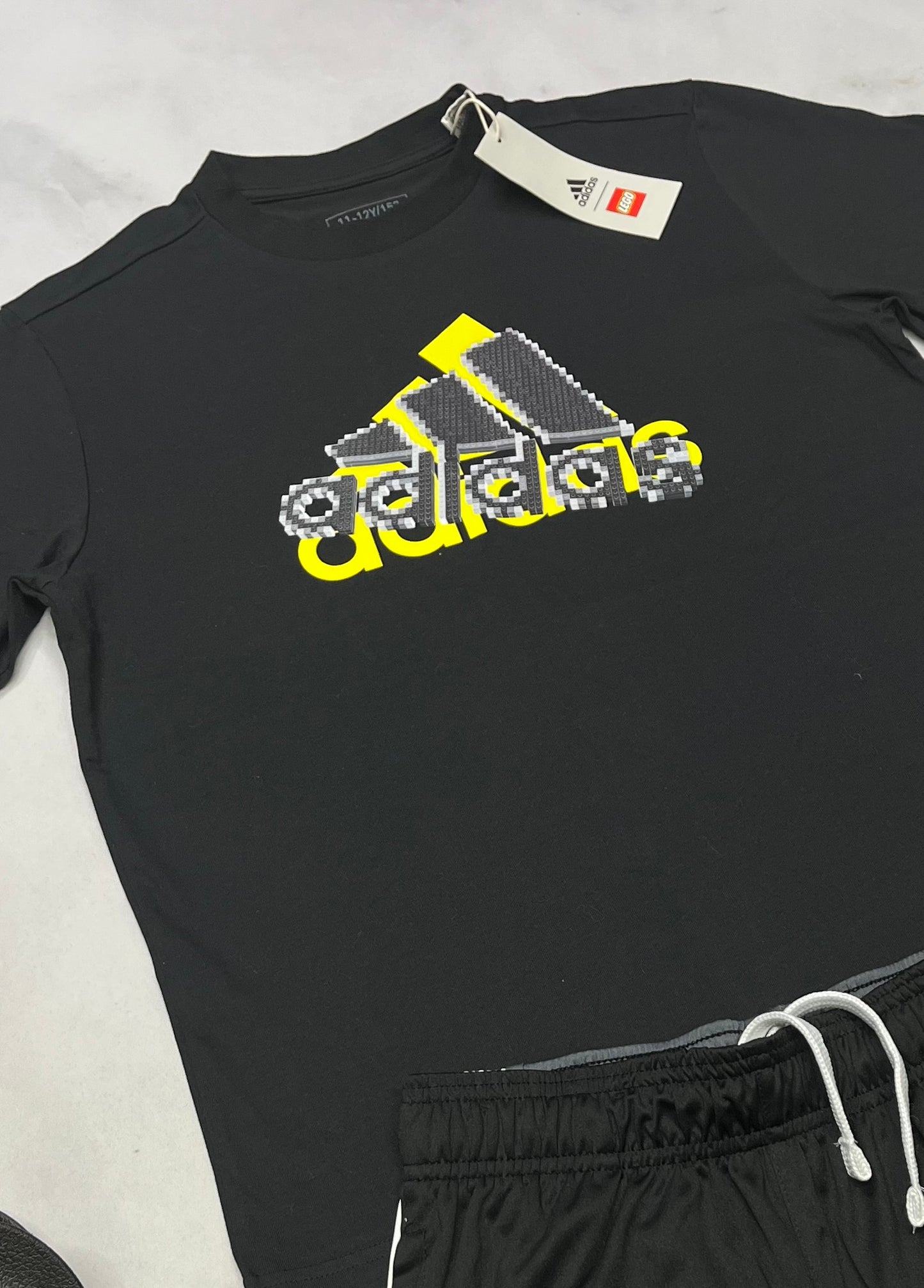 💛 Adidas : édition spéciale LEGO . T-Shirt neuf 10-12 ans garçon .