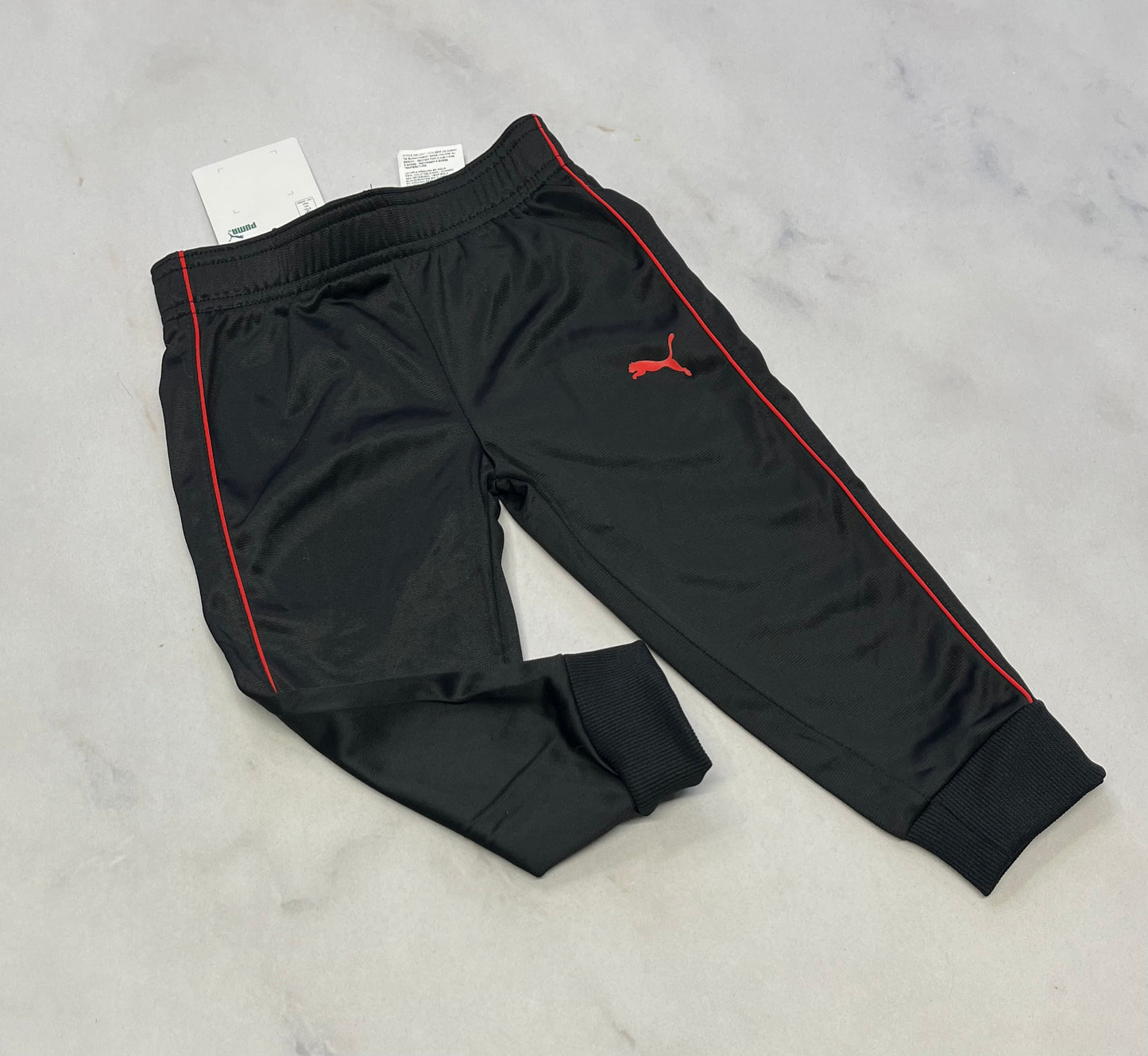 PUMA: tissu sport 2 ans fait (18-24 mois ) neuf !