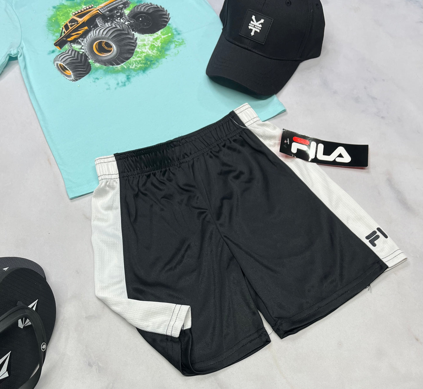 🩵 Bermuda : en tissu de sport 5-6 ans garçon confo neuf !