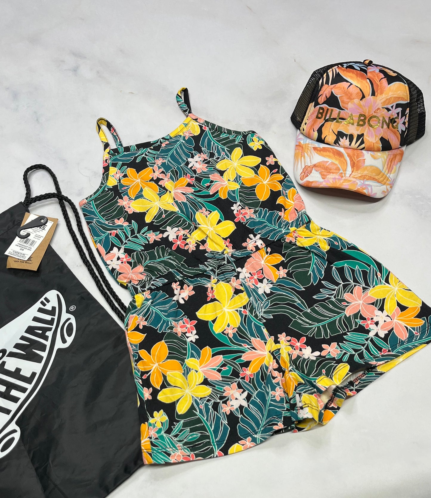 🌼 1 pièce short : fait 6 et 7 ans fille neuf.