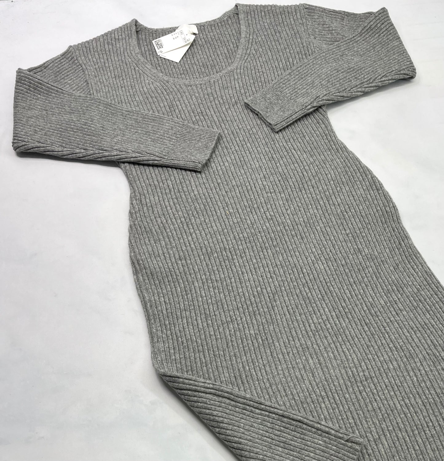 Robe en tricot : qualité ++ fait L/ fit stretch femme ..longueur 3 quart . Neuve !