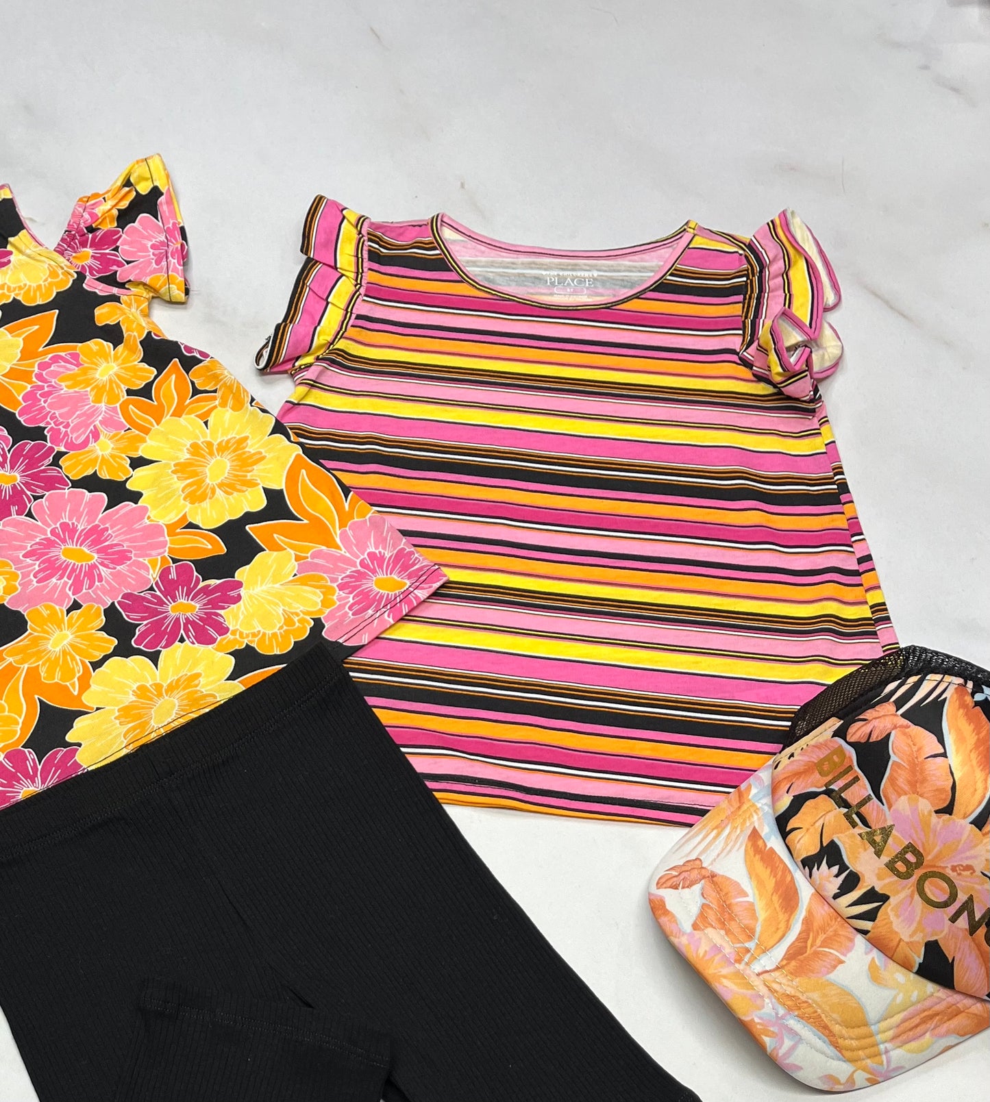 🌼 Duo manche courte : (1x fleurie + 1x rayé ) 5 ans fille look relax neuf !