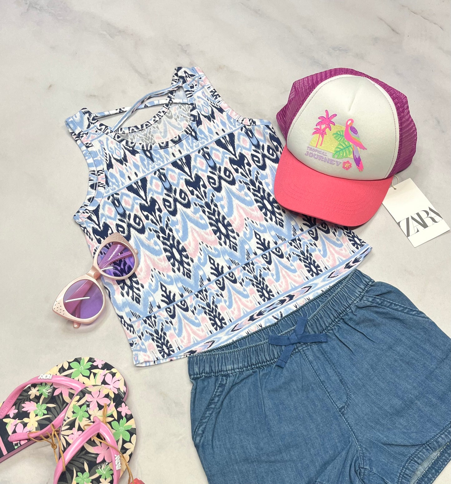 🌴 Camisole : 5 ans fille neuve.