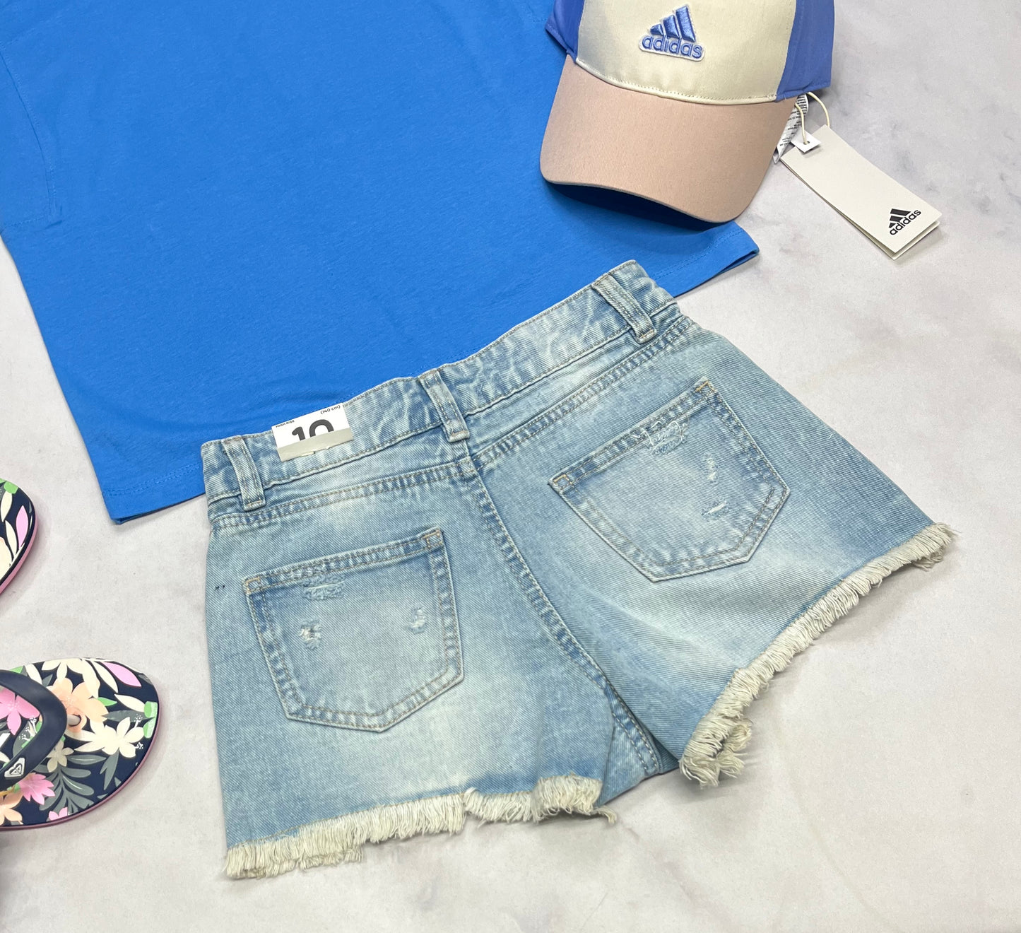 ☀️ Short : Jeans taille haute ajustable . 10 ans fille neuf !