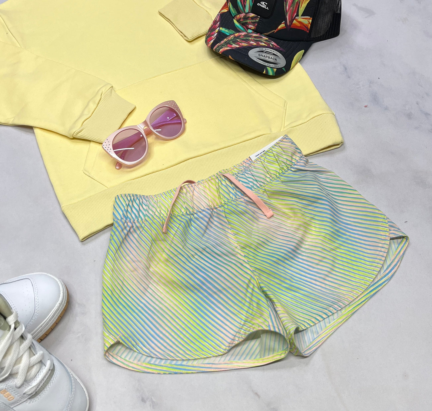 ☀️ Short : en tissu de sport sous culotte stretch intégré. 8(+ 7-8 ans ) neuve .