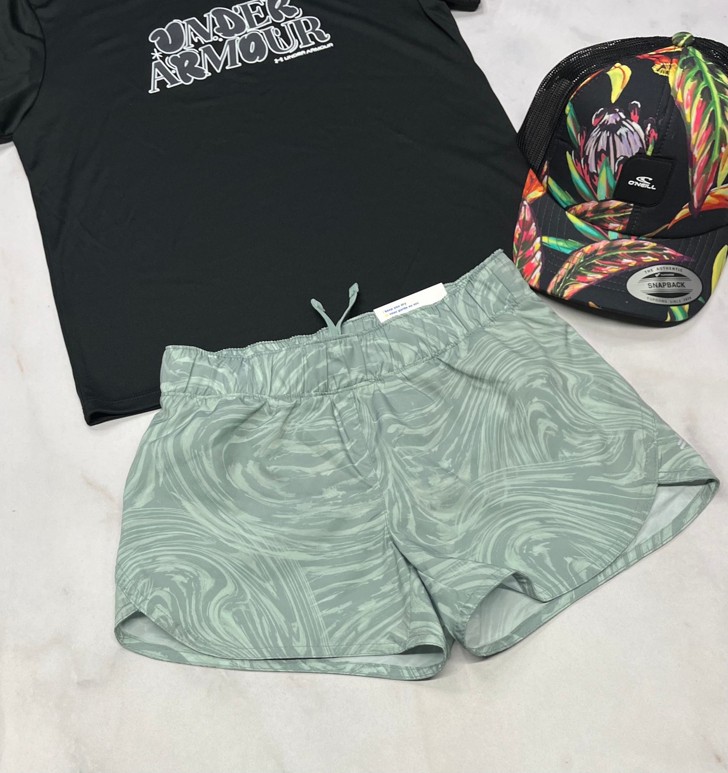 🌴Short : tissu sport culotte intégré .8(7-8 ans ) fille neuve ! Souple confo avec taille élastique .