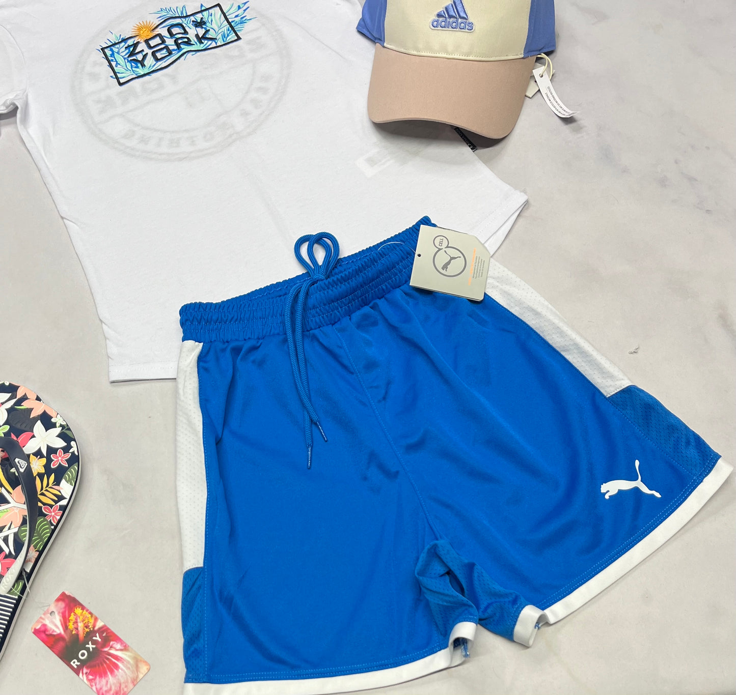 😍 Bermuda : Puma en tissu de sport 9-10 ans fille neuf .