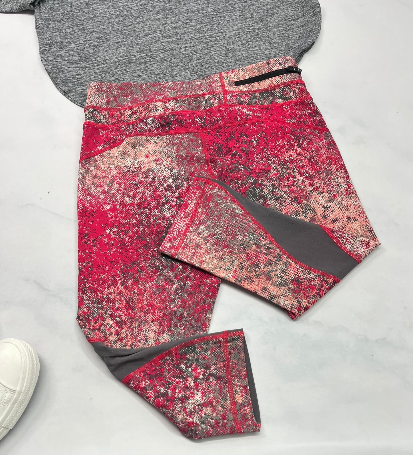 đ Capri LolĂ« : tissu sport M/ fit ( S-M femme ) comme neuf ! Zip au dos.