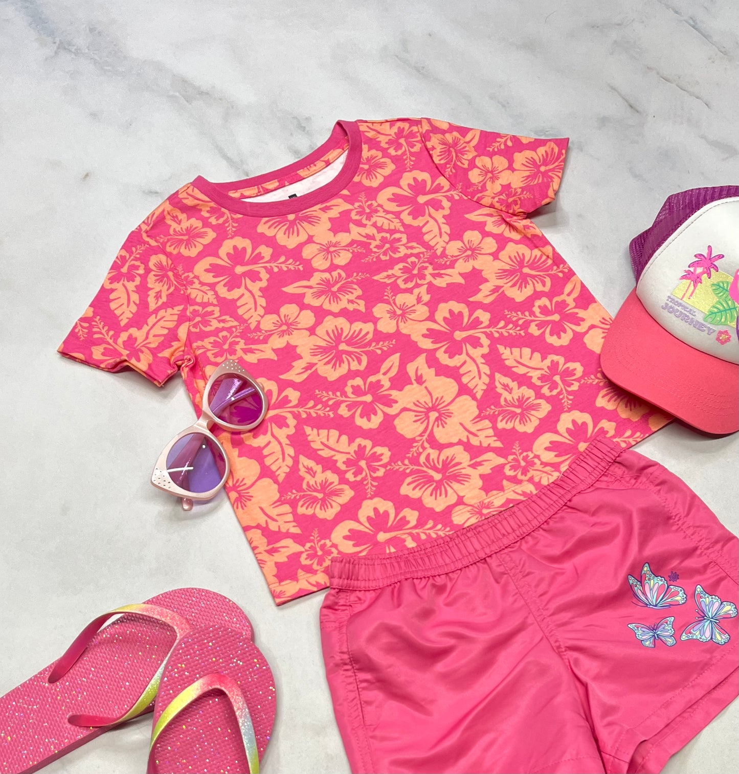 đ Manche courte : fleurie coupe boxy fait 6 ans fille neuf !
