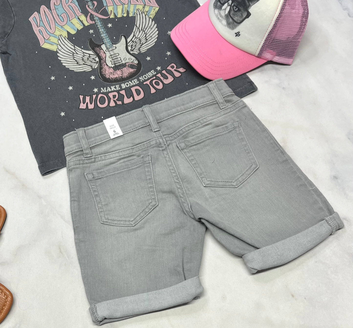 đź’• Short jeans : molle stretch confo 6 ans fille neuve . Taille ajustable .